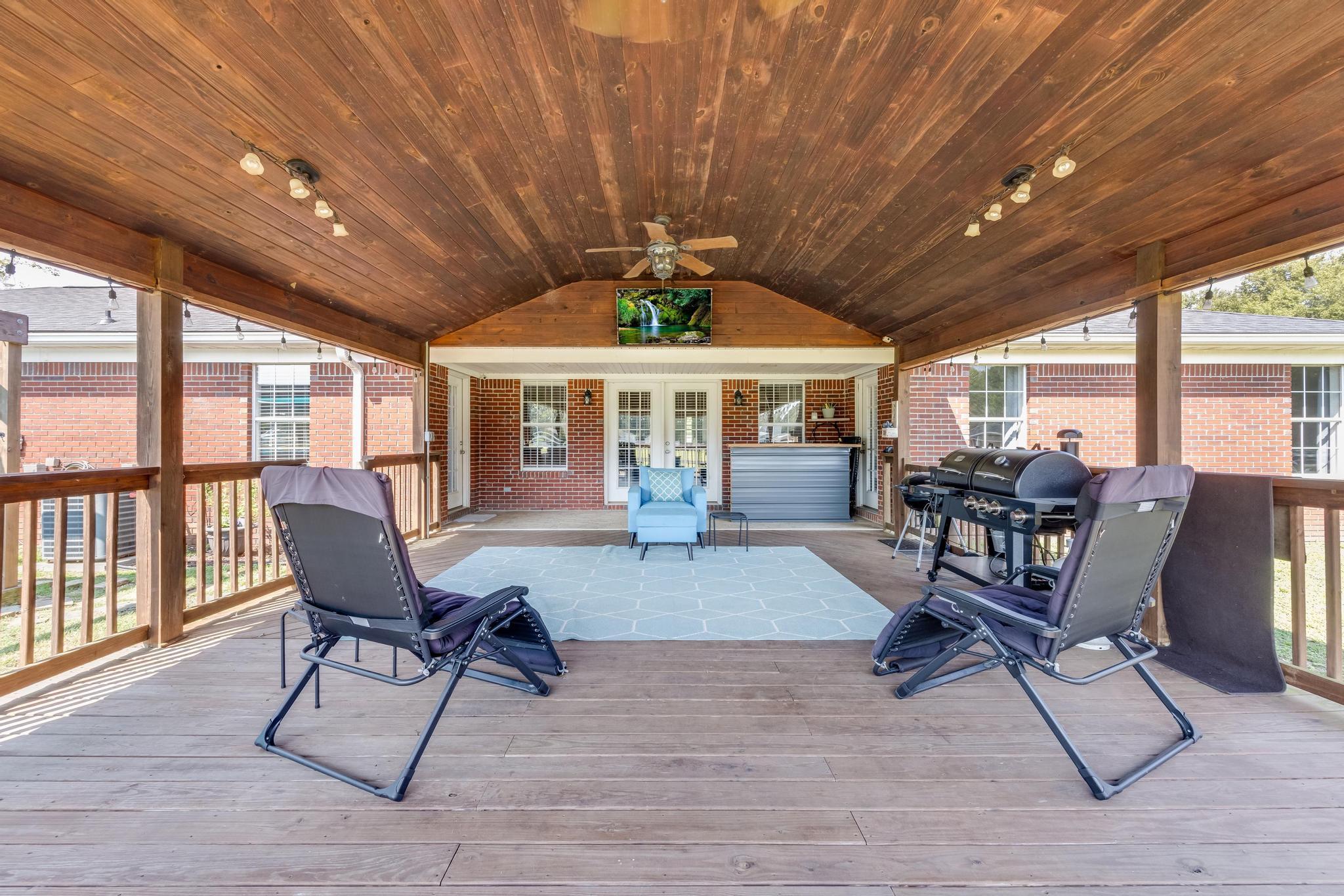 NO RECORDED SUBDIVISION - Residential