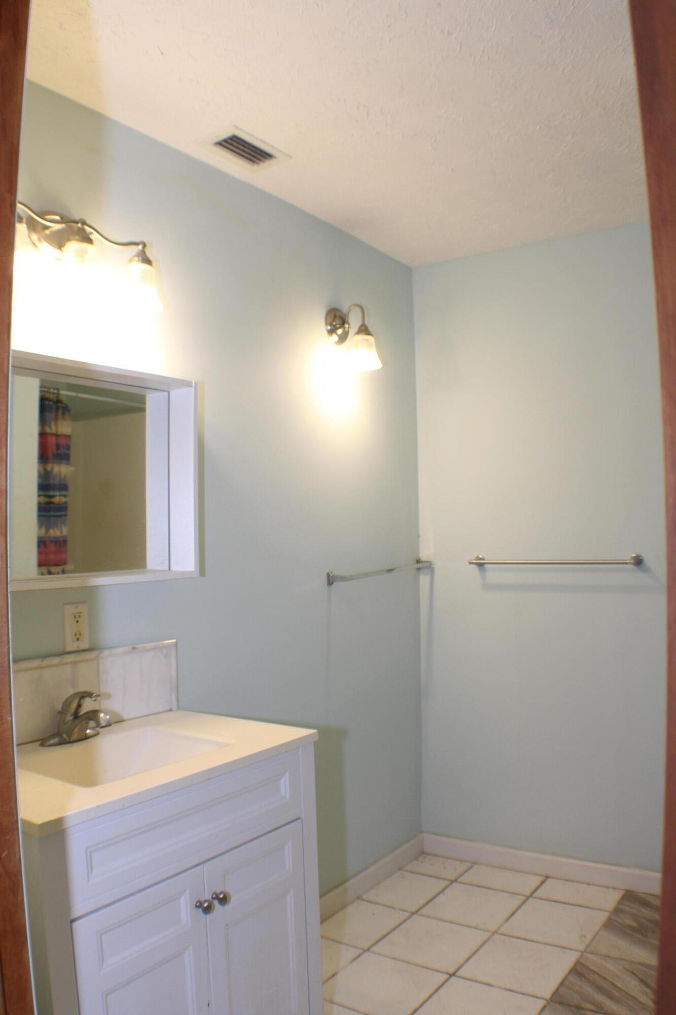 Upper Grand Lagoon - Residential
