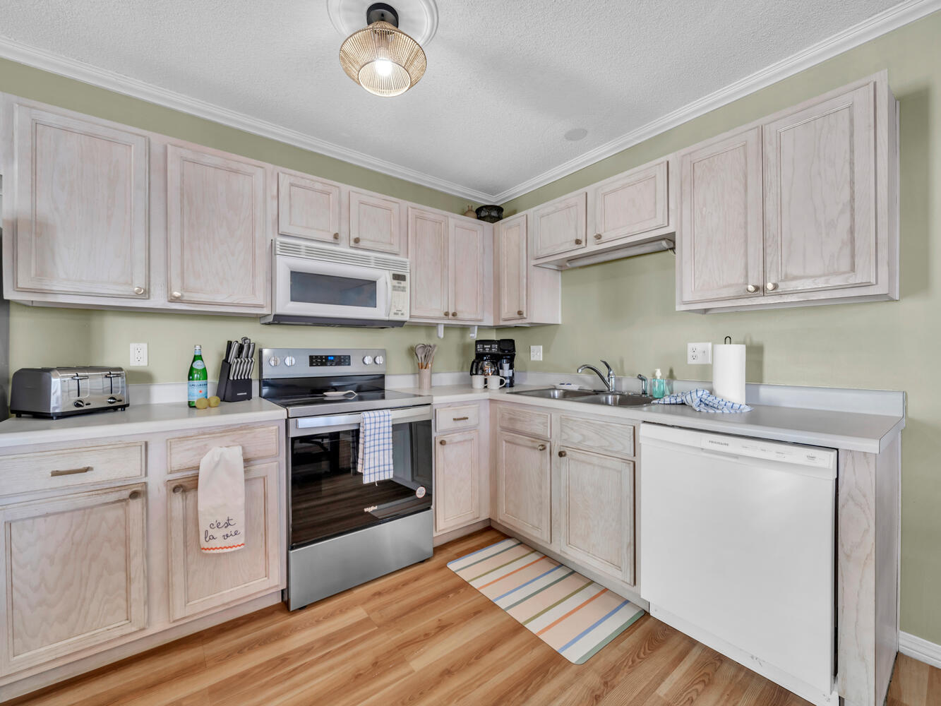 SUNSET COTTAGES CONDO - Residential