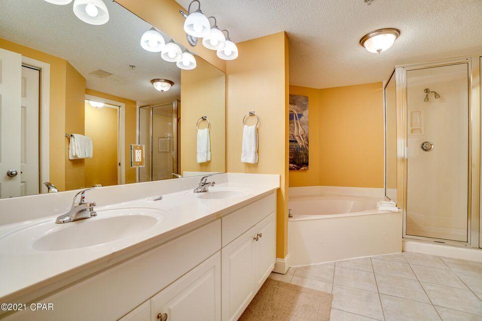 MAJESTIC BEACH TOWERS I - Residential