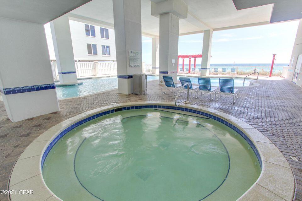 MAJESTIC BEACH TOWERS I - Residential