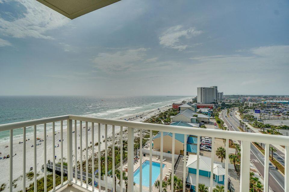 MAJESTIC BEACH TOWERS I - Residential