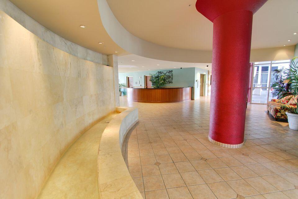 MAJESTIC BEACH TOWERS I - Residential