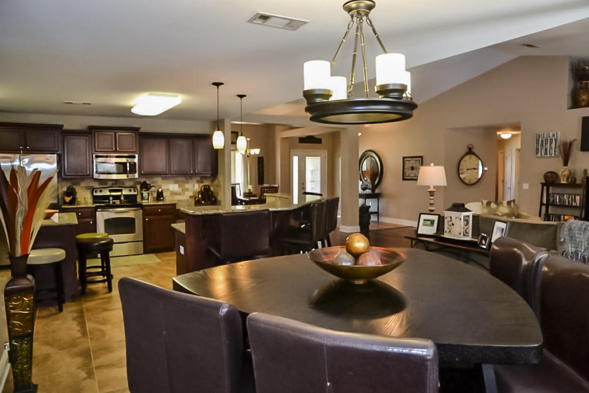SILVER CREEK EST - Residential Lease