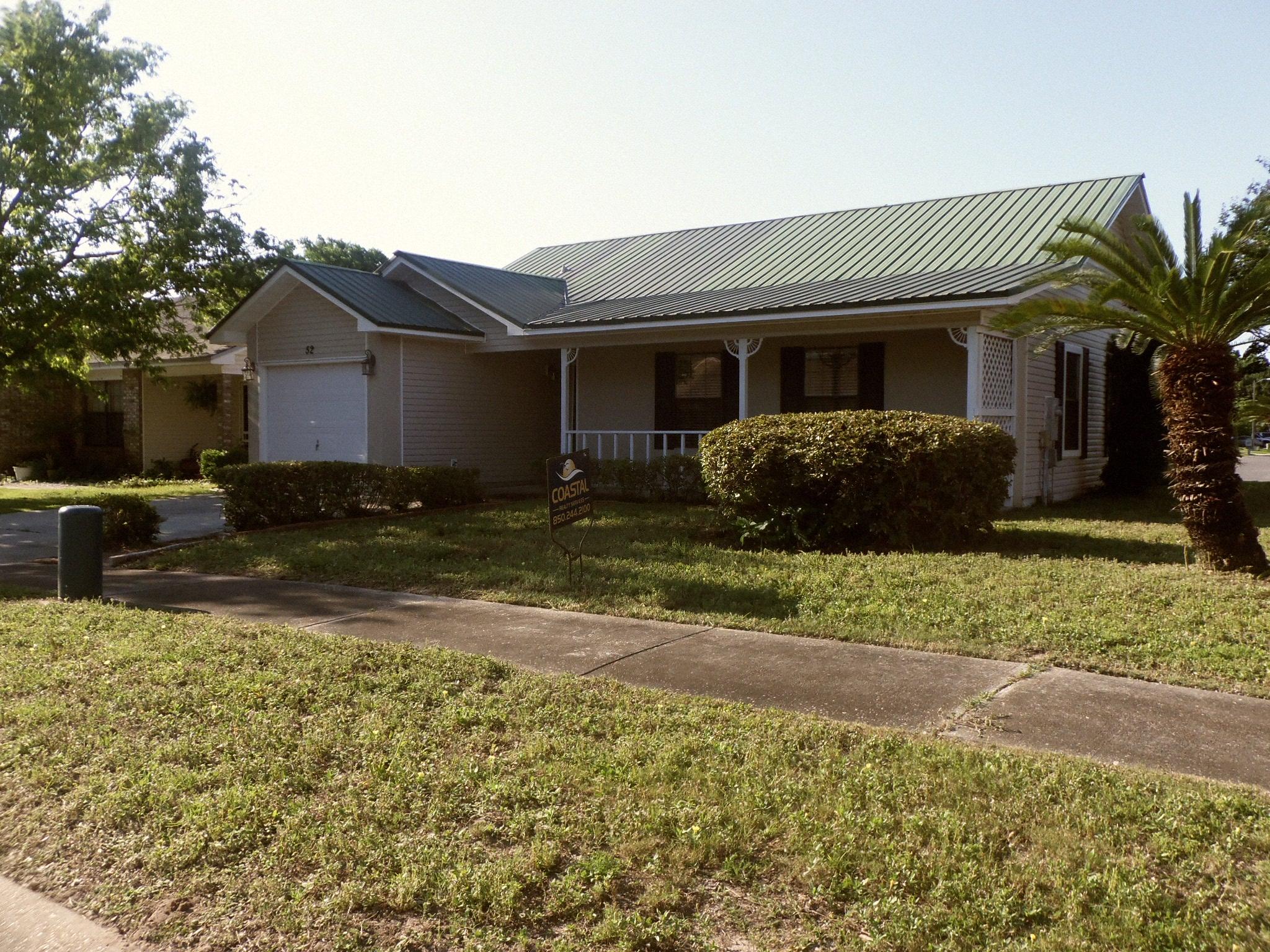 Prestigious 3 bedroom, 2 bath home centrally located within walking distance of high school and elementary school. Open living/dining area with built-in wine rack. Living room includes a cathedral ceiling and cozy gas fireplace. Enjoy the screened in porch out back. Owner will allow any size dog with a $200 non-refundable pet fee. Not cats allowed.Call now to schedule a viewing! Washer and dryer are included. Available 8-30-18.