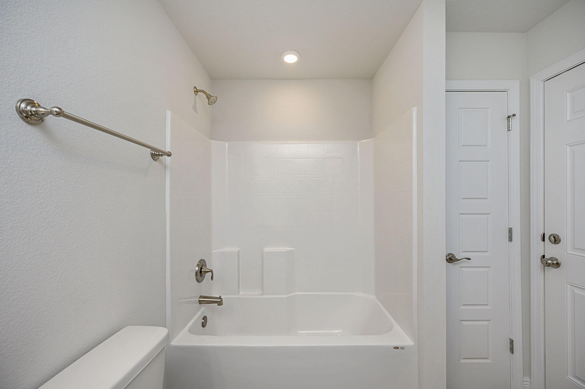 CHARLESTON PLACE - Residential Lease