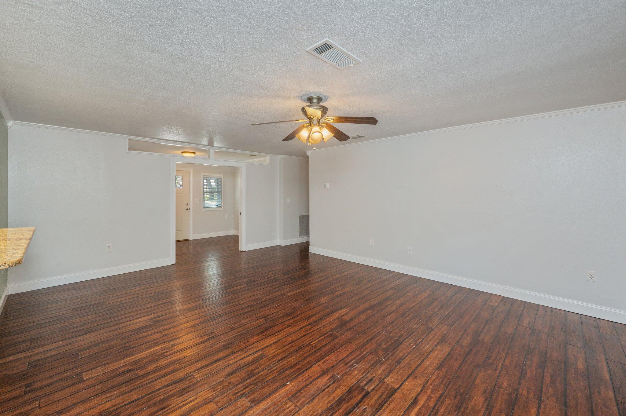 VALPARAISO SHORES - Residential Lease