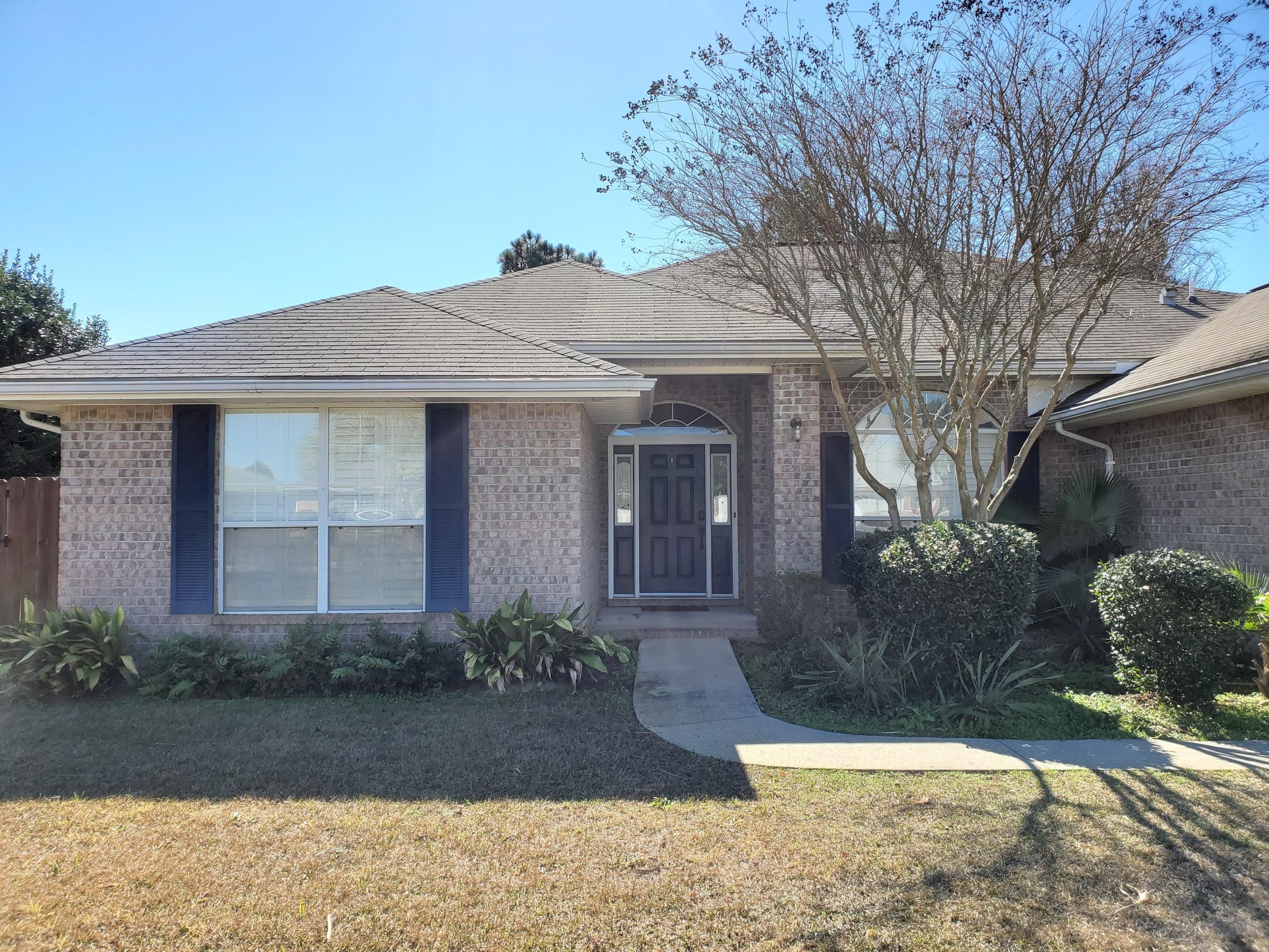 CREETWOODS - Residential Lease