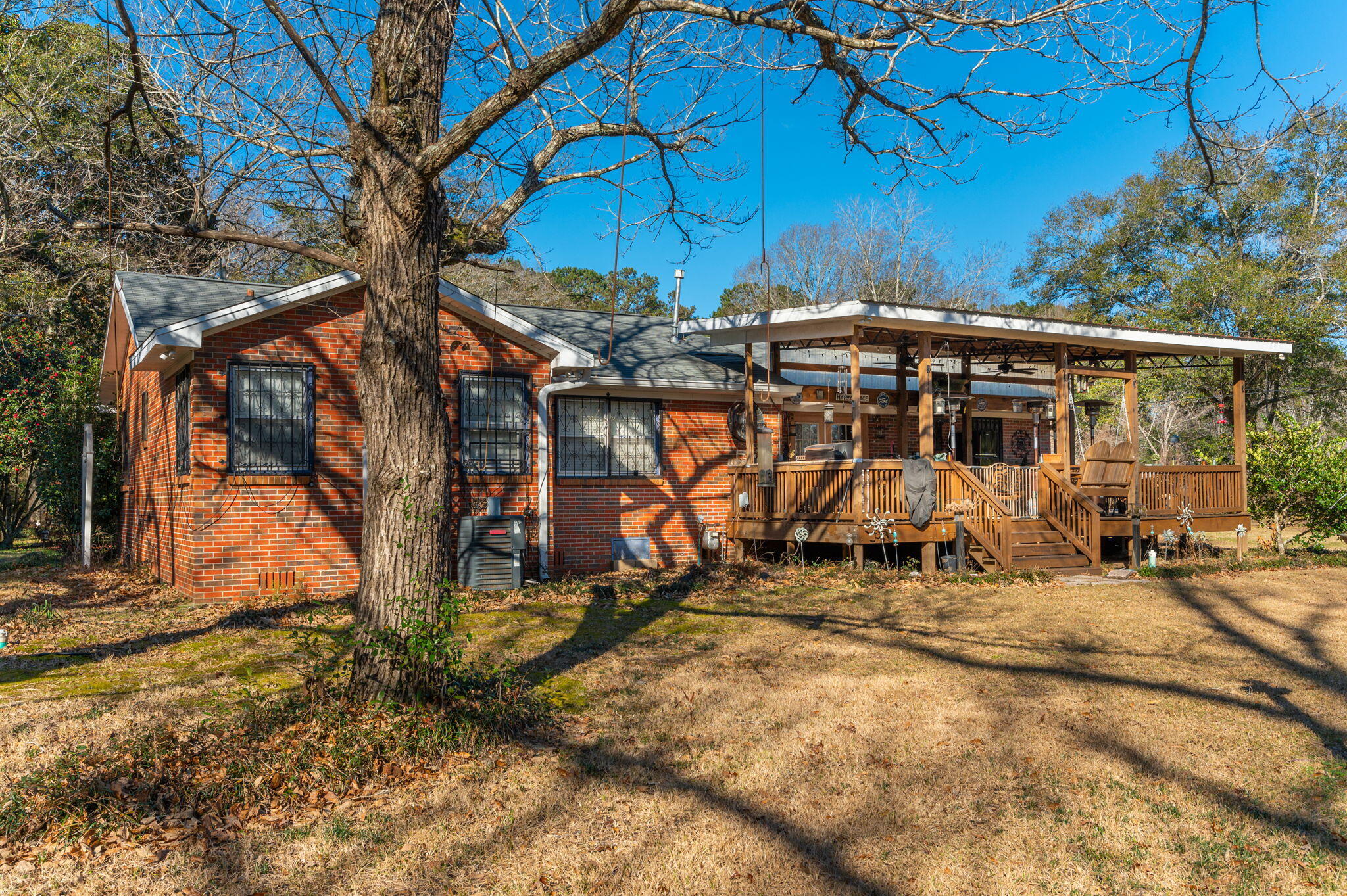 CRESTVIEW SUBURB (231000.00) - Residential