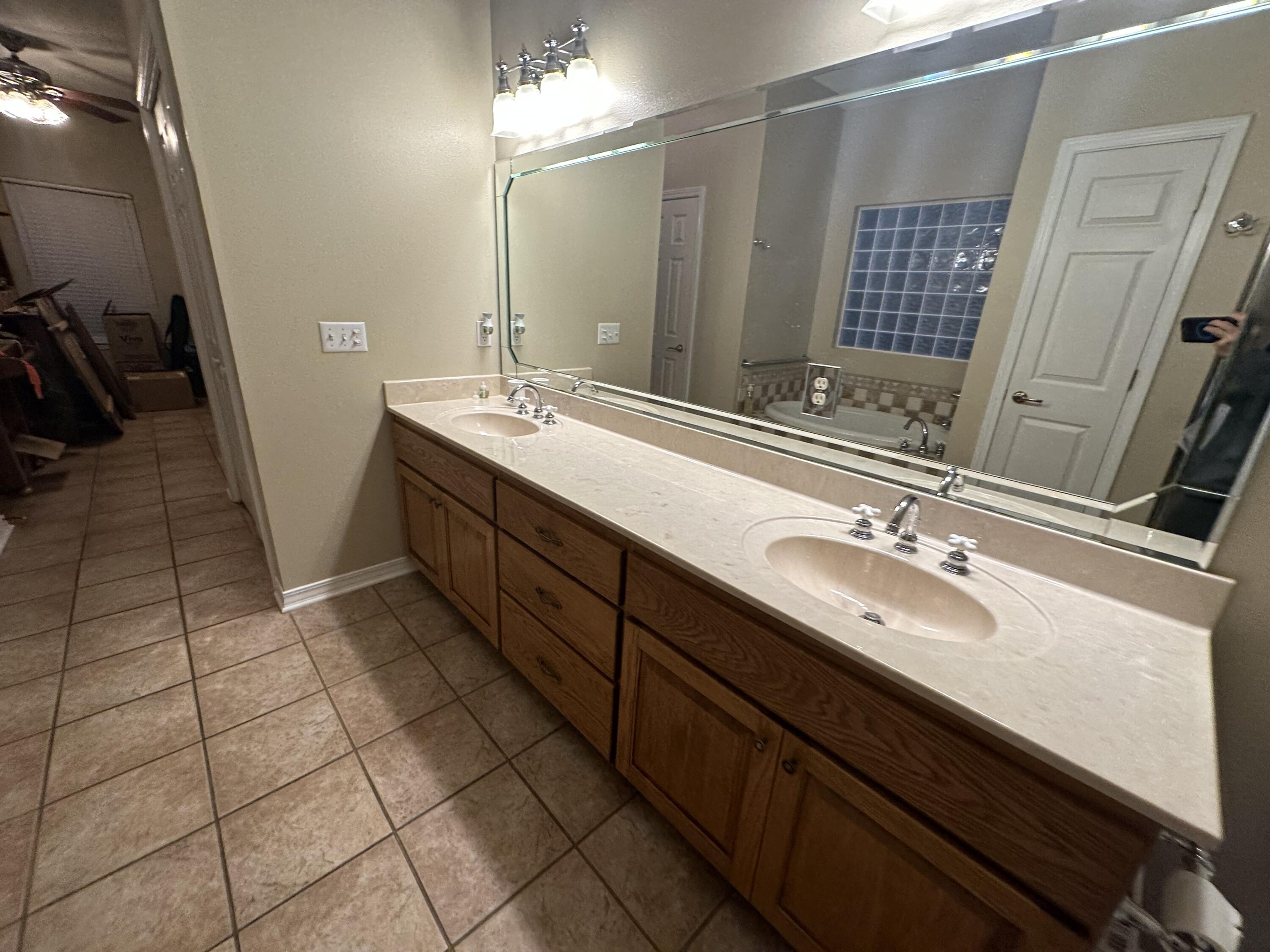 CRESTVIEW SUBURB (231000.00) - Residential