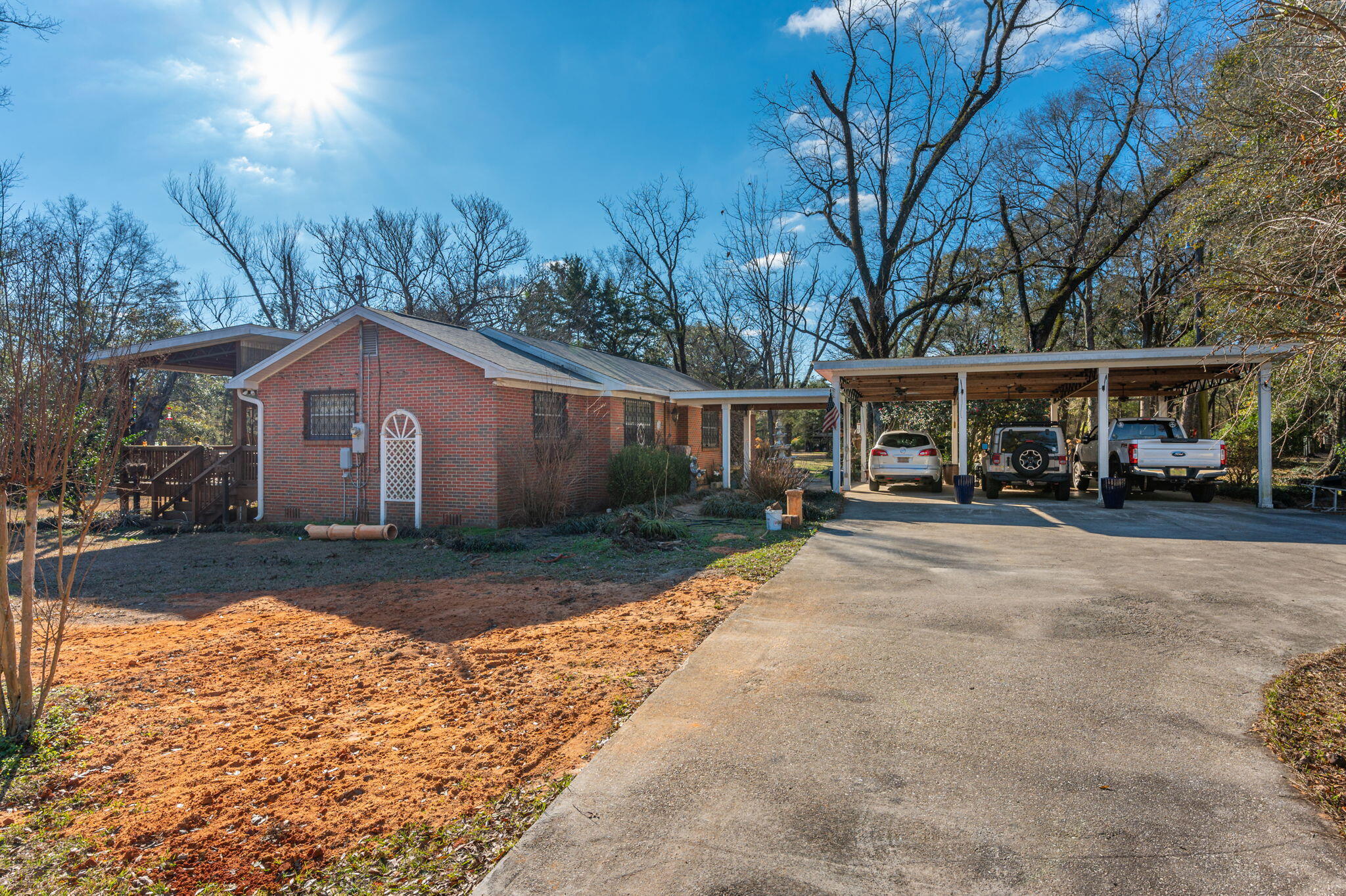 CRESTVIEW SUBURB (231000.00) - Residential