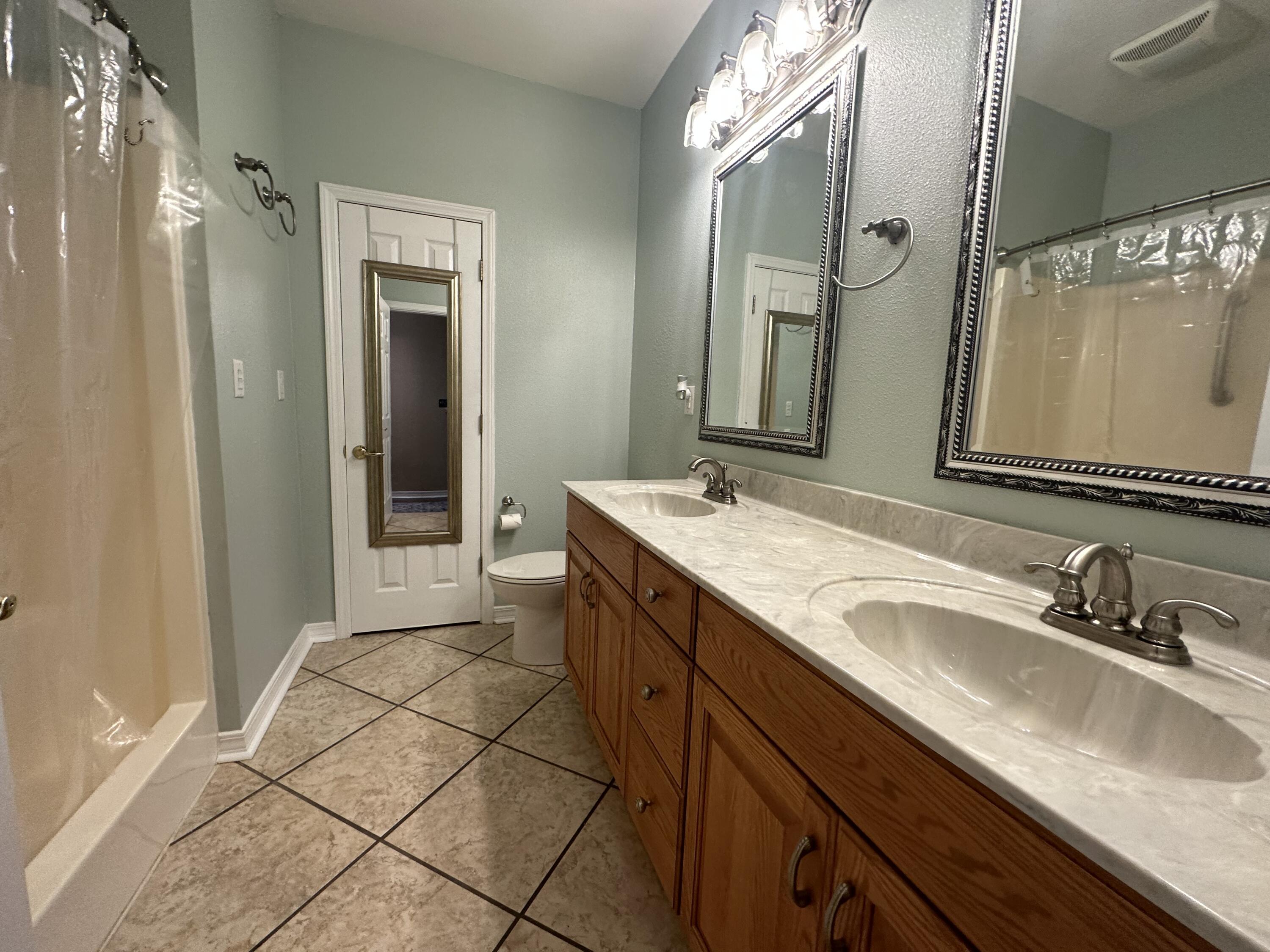 CRESTVIEW SUBURB (231000.00) - Residential