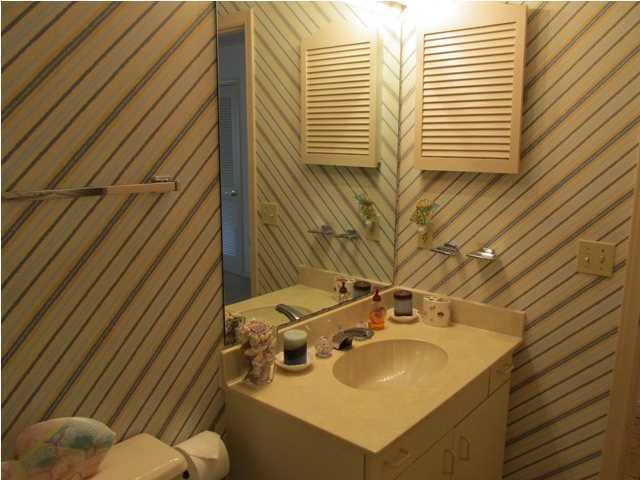 BAYSIDE VILLAS CONDO - Residential Lease