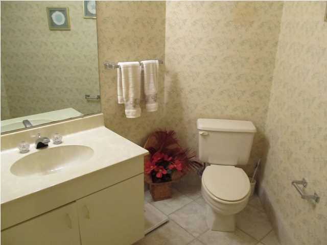 BAYSIDE VILLAS CONDO - Residential Lease