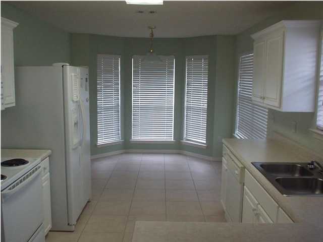 HAMPTON RIDGE ESTATES - Residential Lease