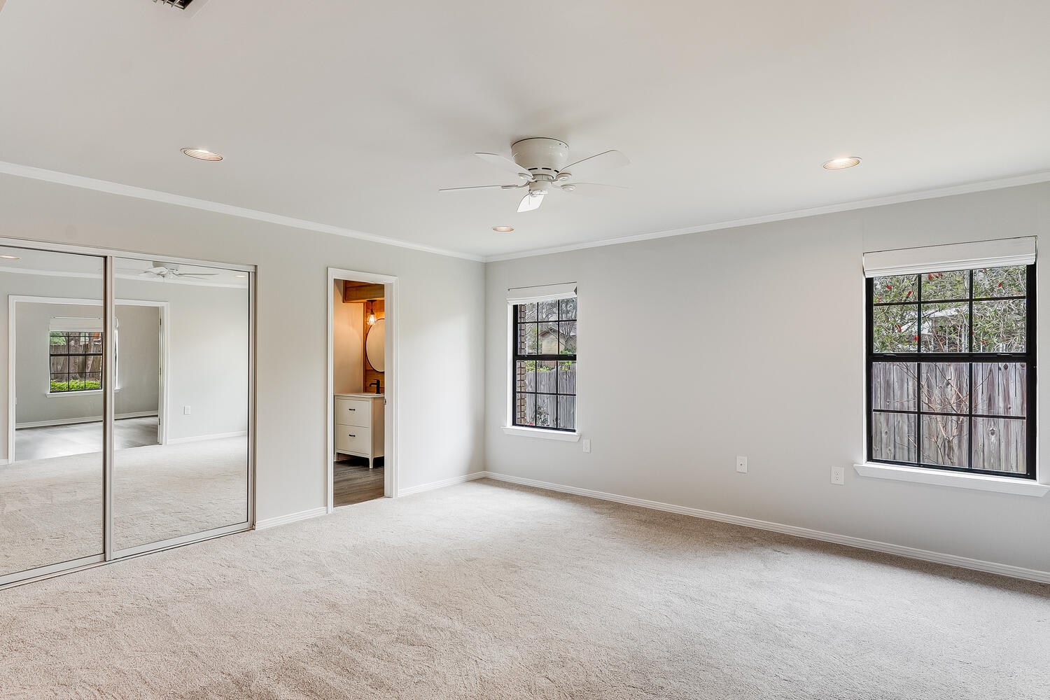 MARY ESTHER MANOR 1ST ADD - Residential Lease