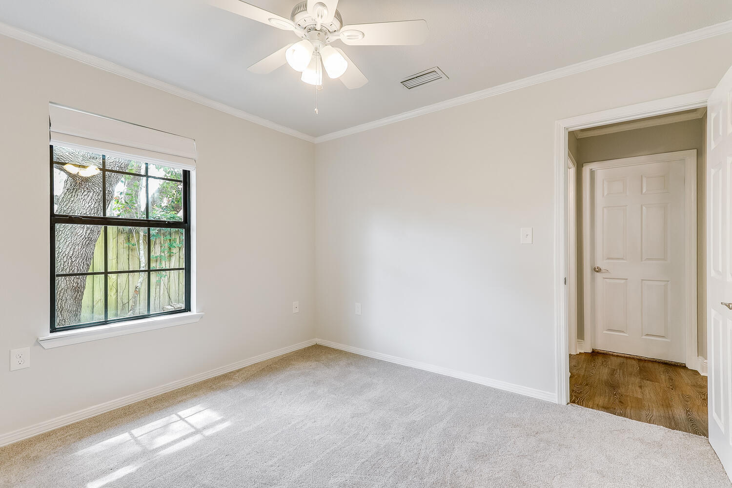 MARY ESTHER MANOR 1ST ADD - Residential Lease