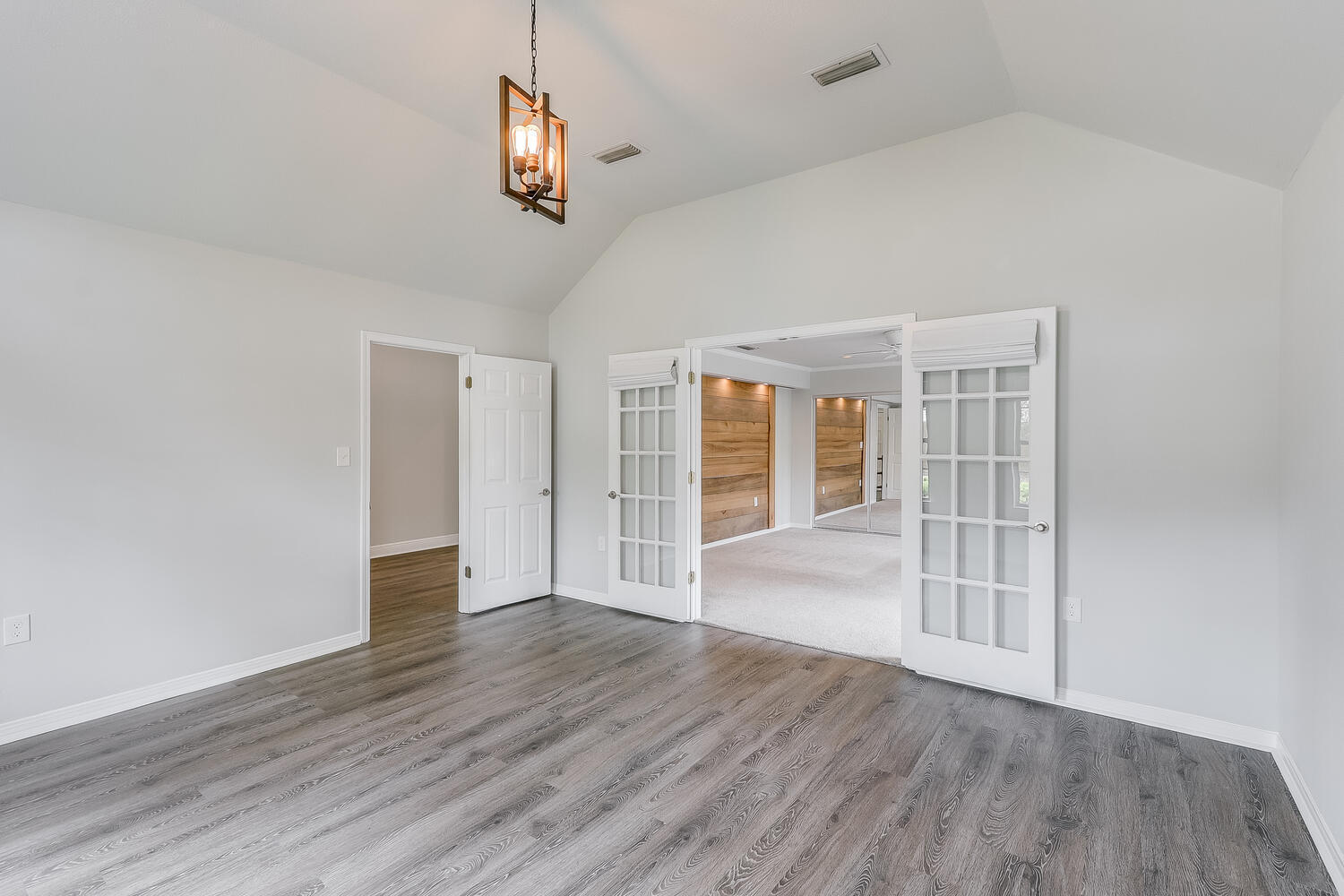 MARY ESTHER MANOR 1ST ADD - Residential Lease