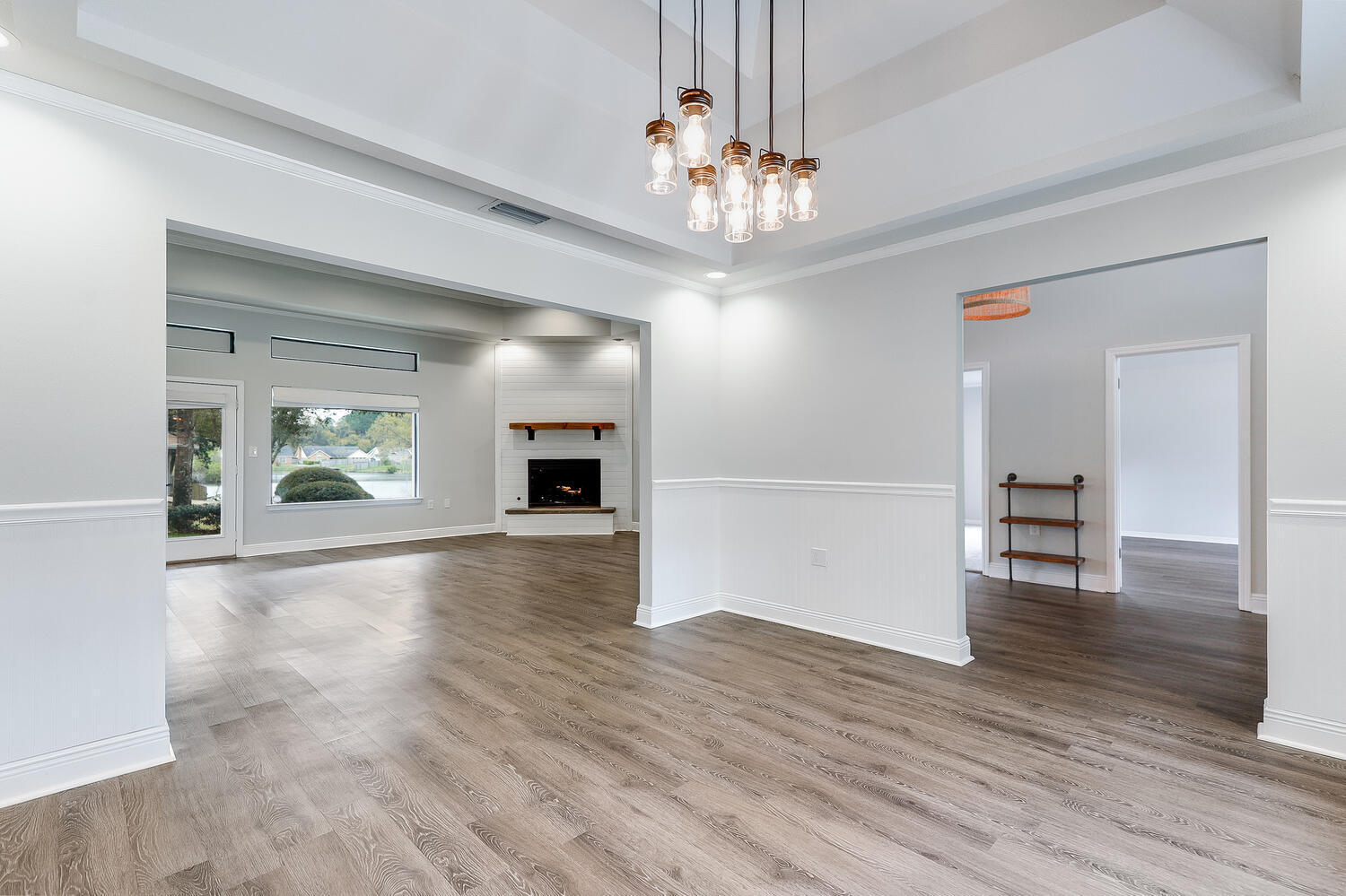 MARY ESTHER MANOR 1ST ADD - Residential Lease