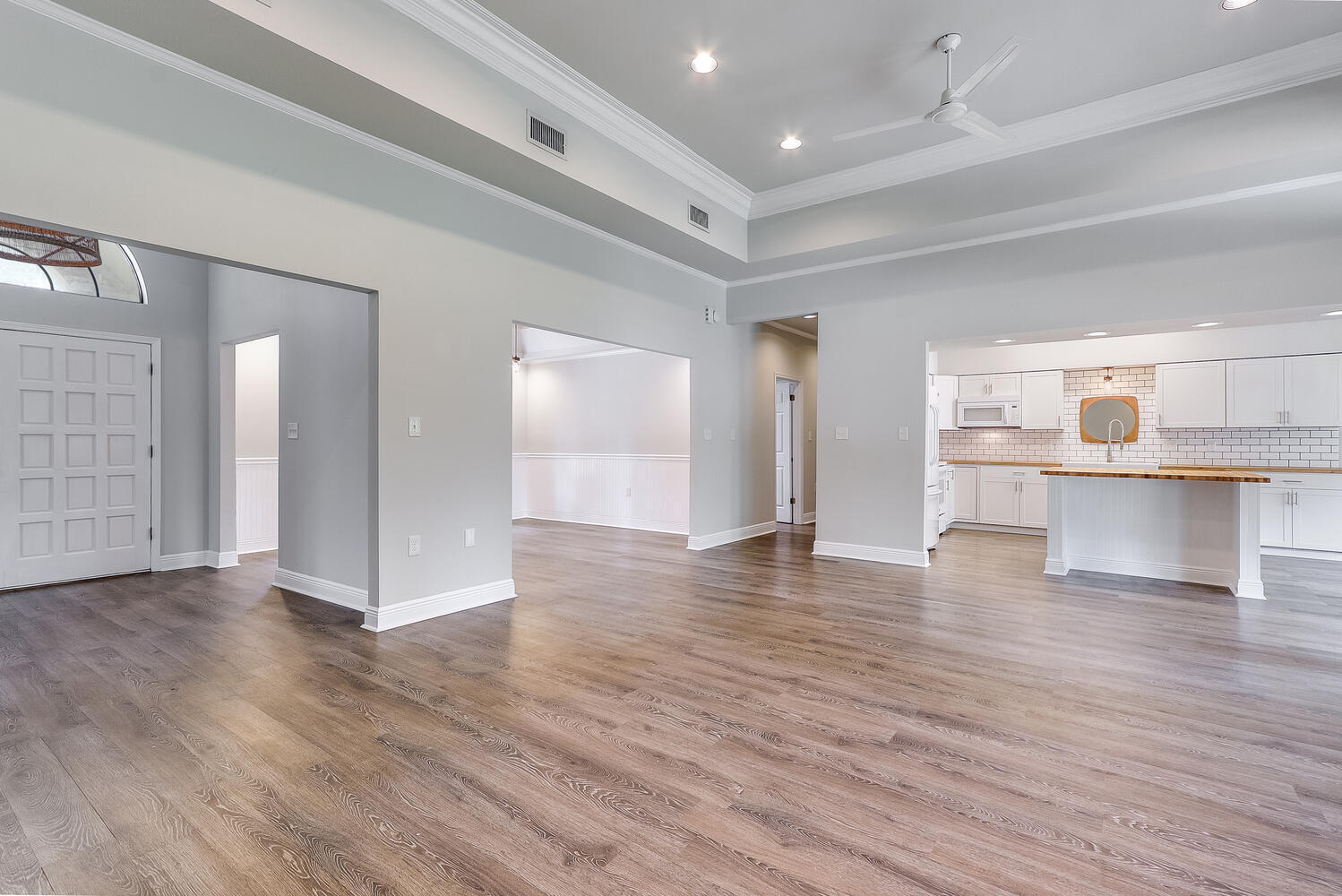 MARY ESTHER MANOR 1ST ADD - Residential Lease