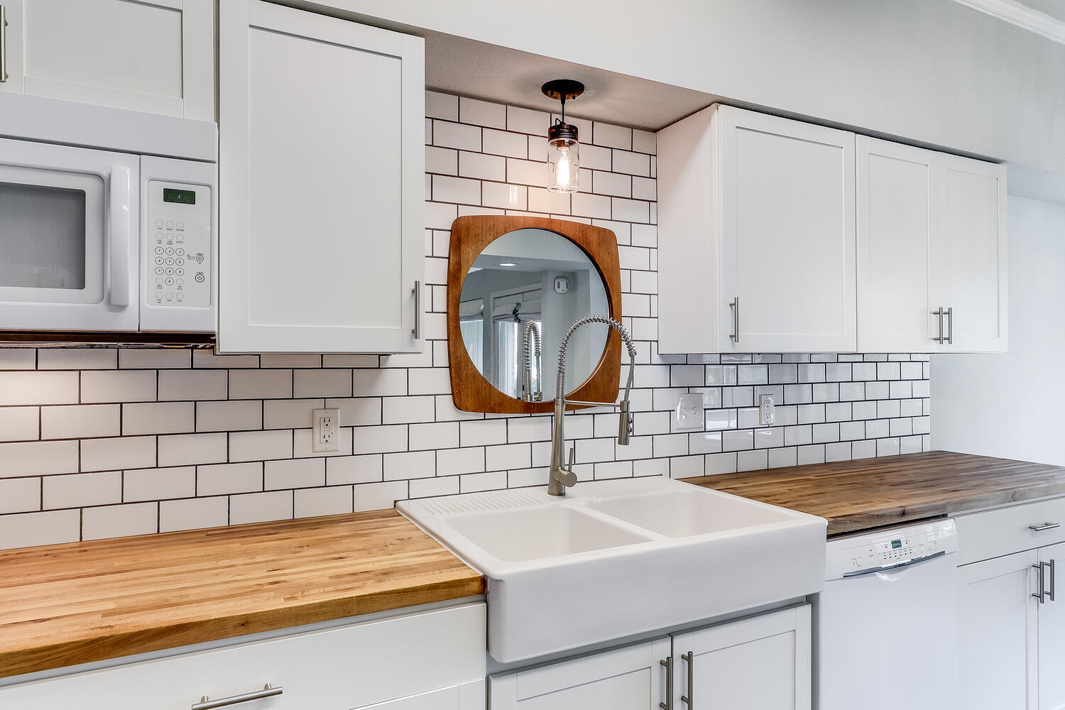 MARY ESTHER MANOR 1ST ADD - Residential Lease