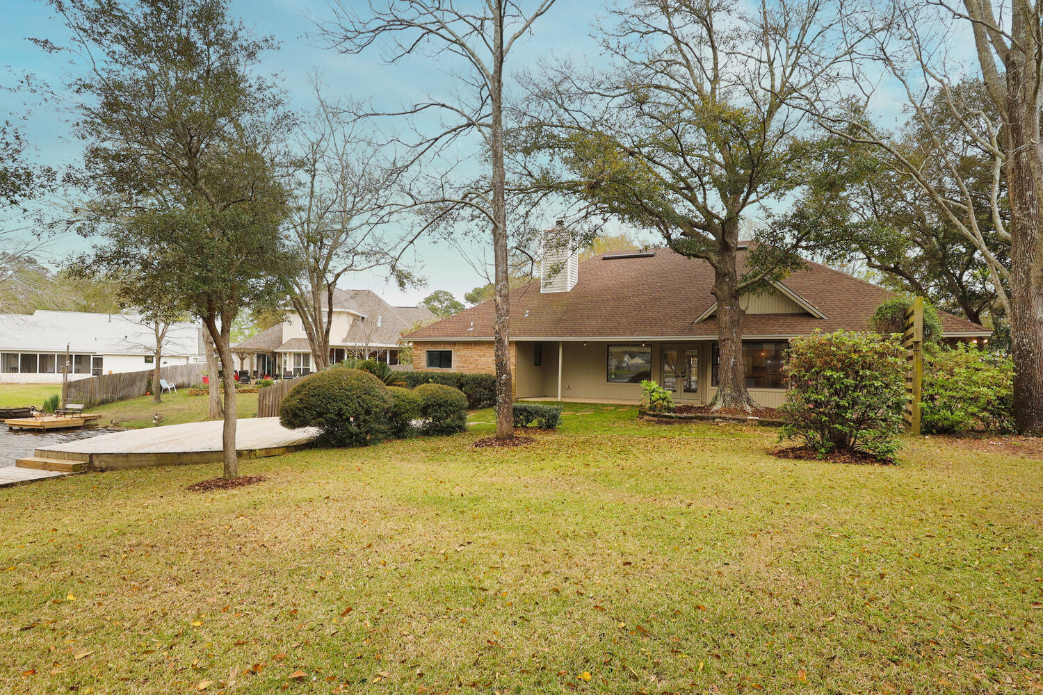 MARY ESTHER MANOR 1ST ADD - Residential Lease