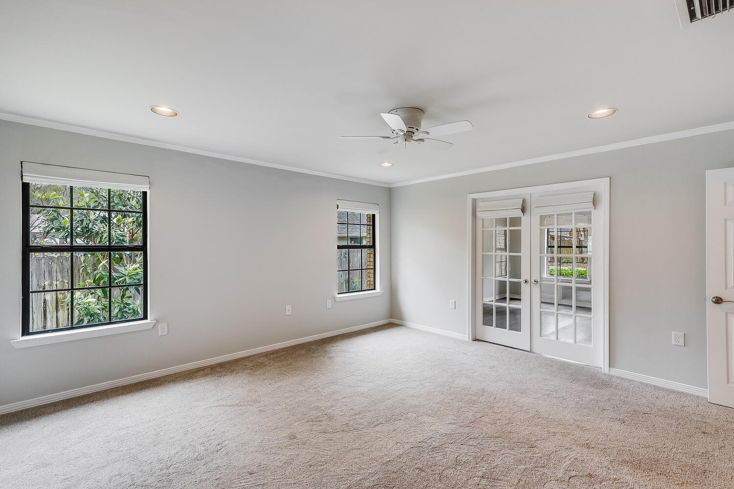 MARY ESTHER MANOR 1ST ADD - Residential Lease