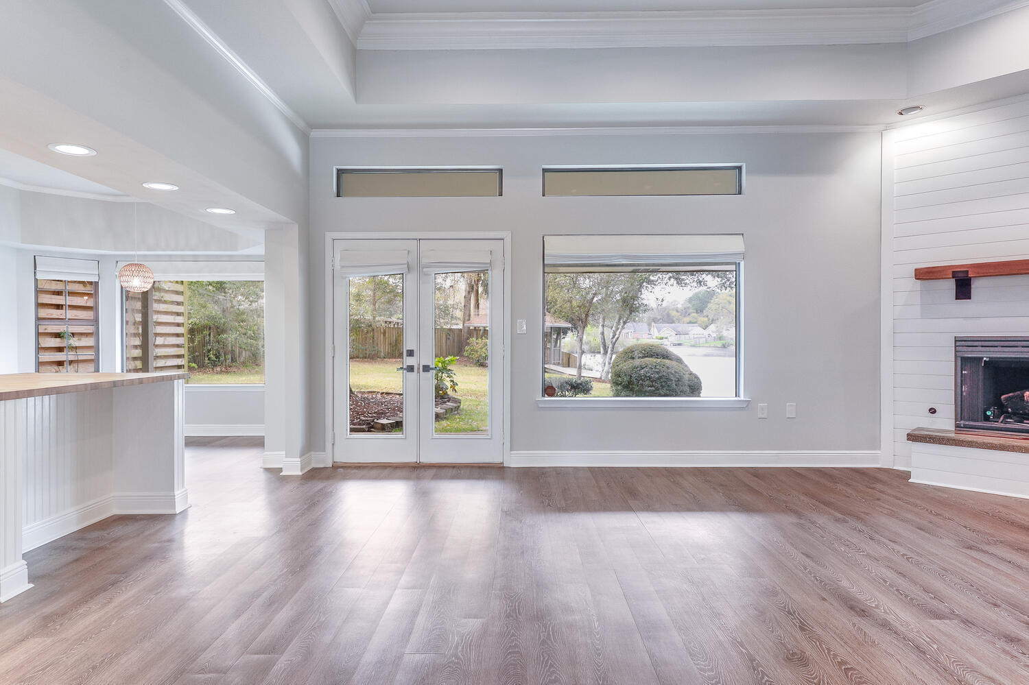 MARY ESTHER MANOR 1ST ADD - Residential Lease