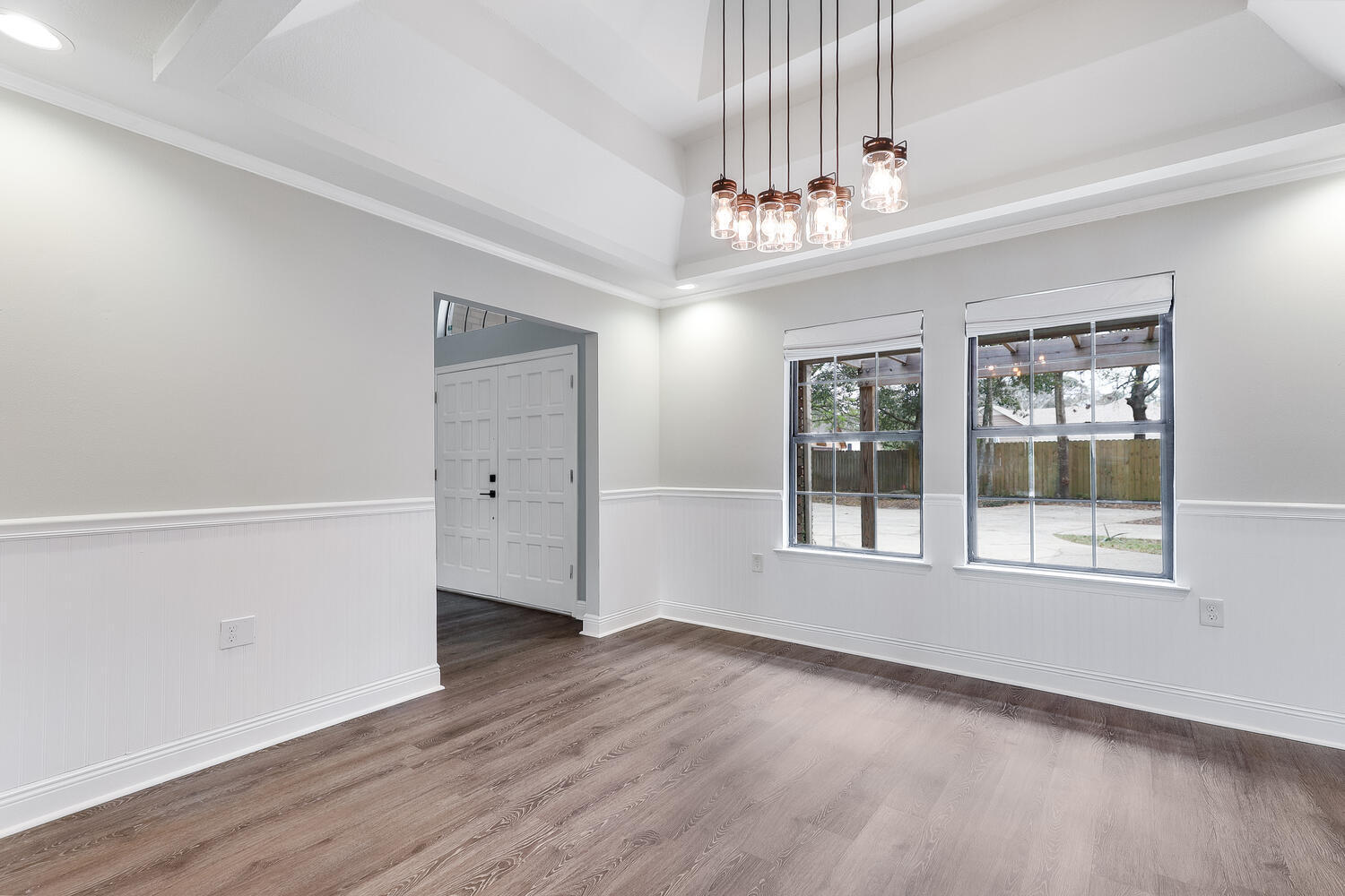 MARY ESTHER MANOR 1ST ADD - Residential Lease