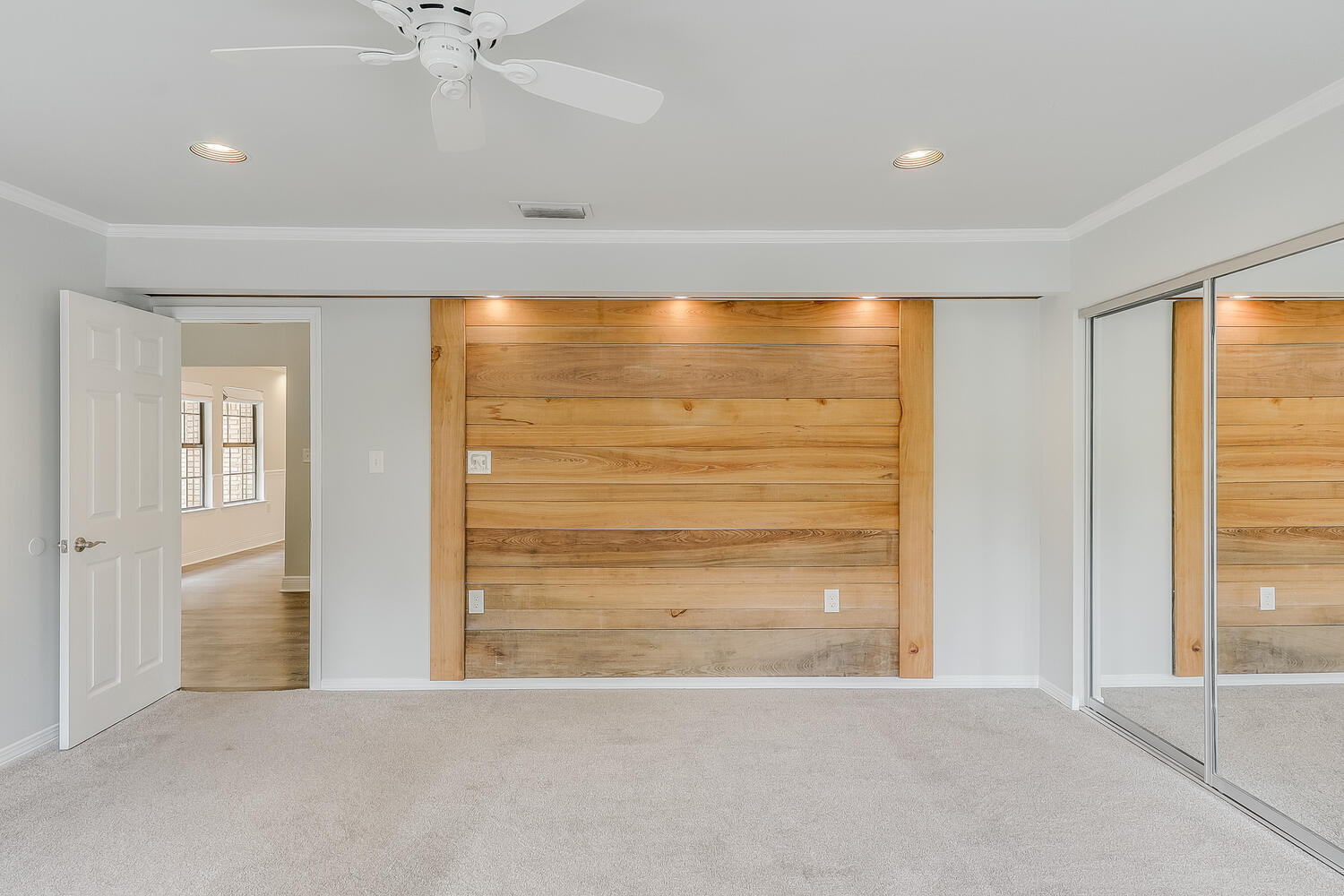 MARY ESTHER MANOR 1ST ADD - Residential Lease