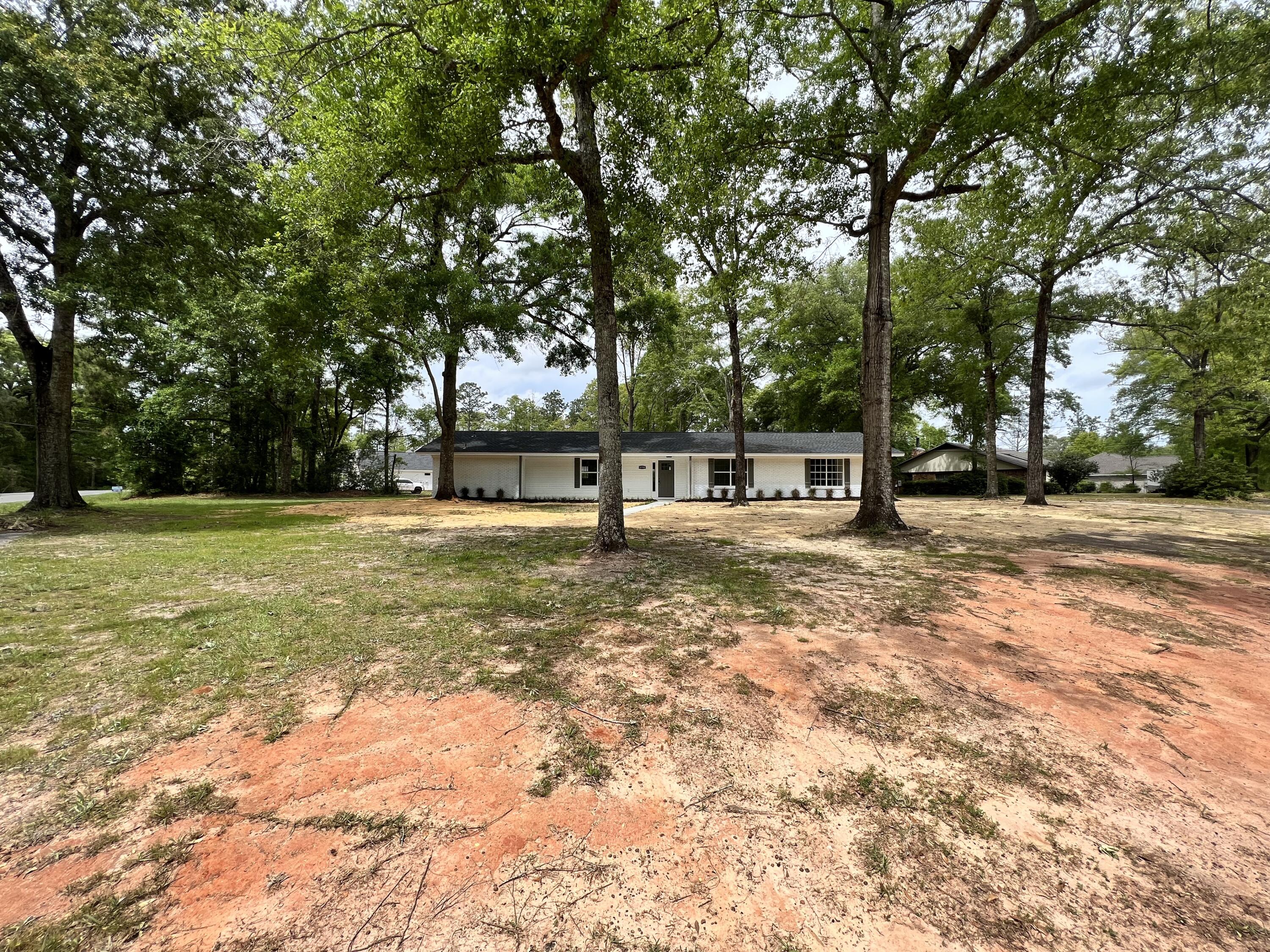 HOLLY HILLS - Residential