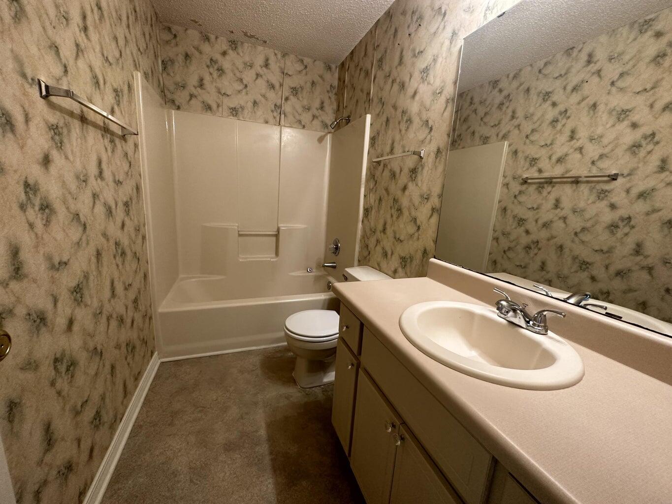 DOGWOOD ESTATES - Residential Lease