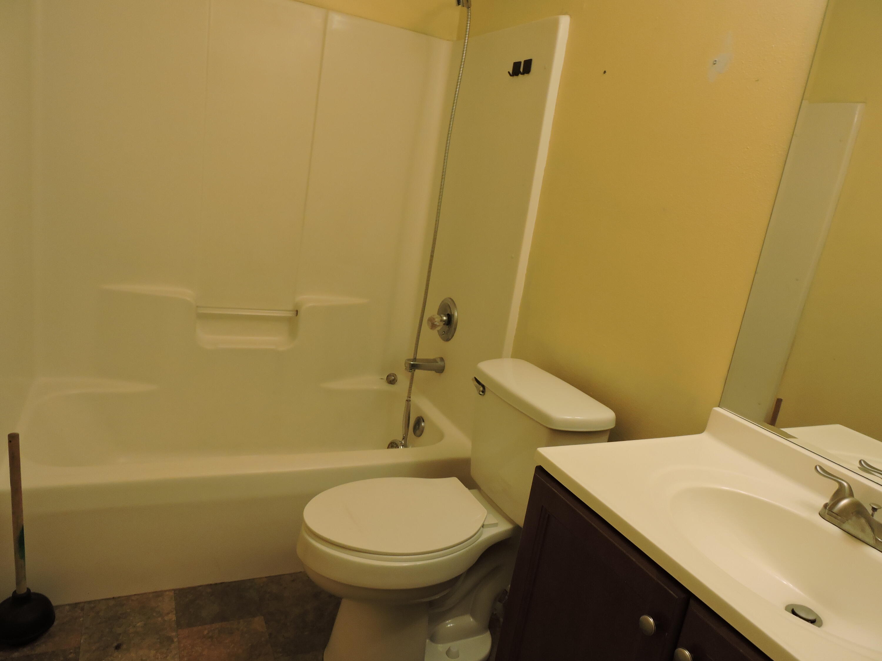HIDDEN GLEN - Residential Lease