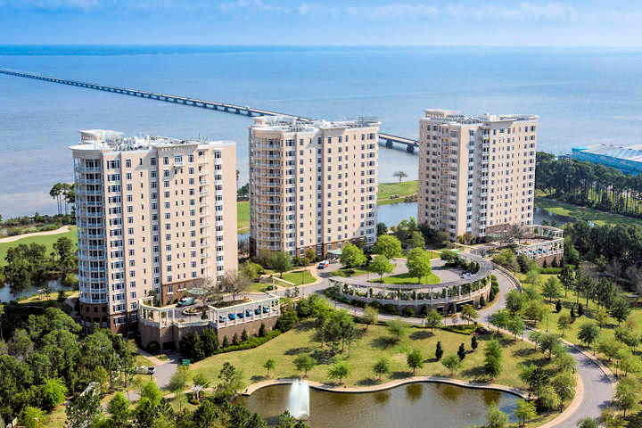 ONE WATER PLACE AT KELLY PLANTATION - Residential