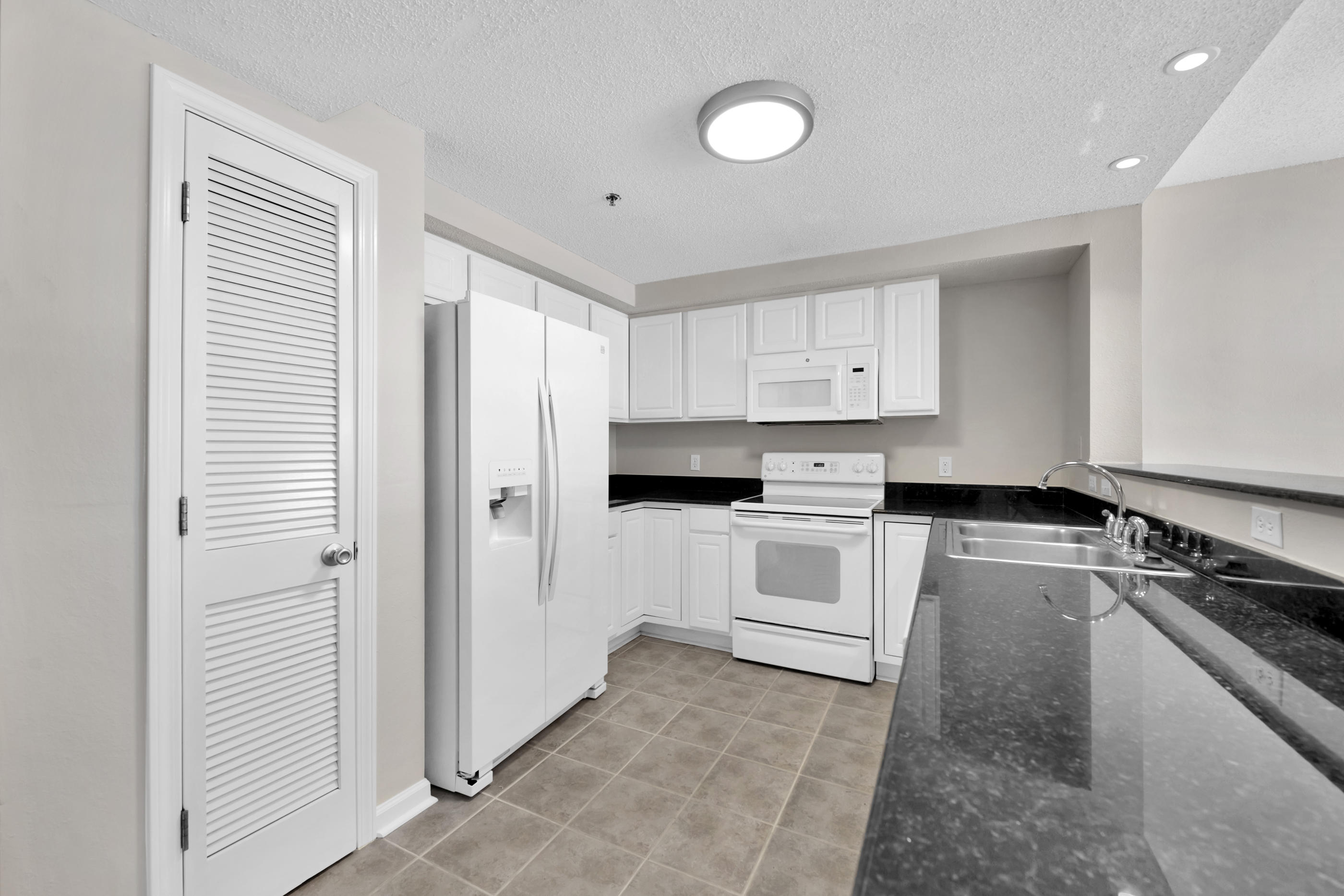 INTERCOASTAL POINTE - Residential