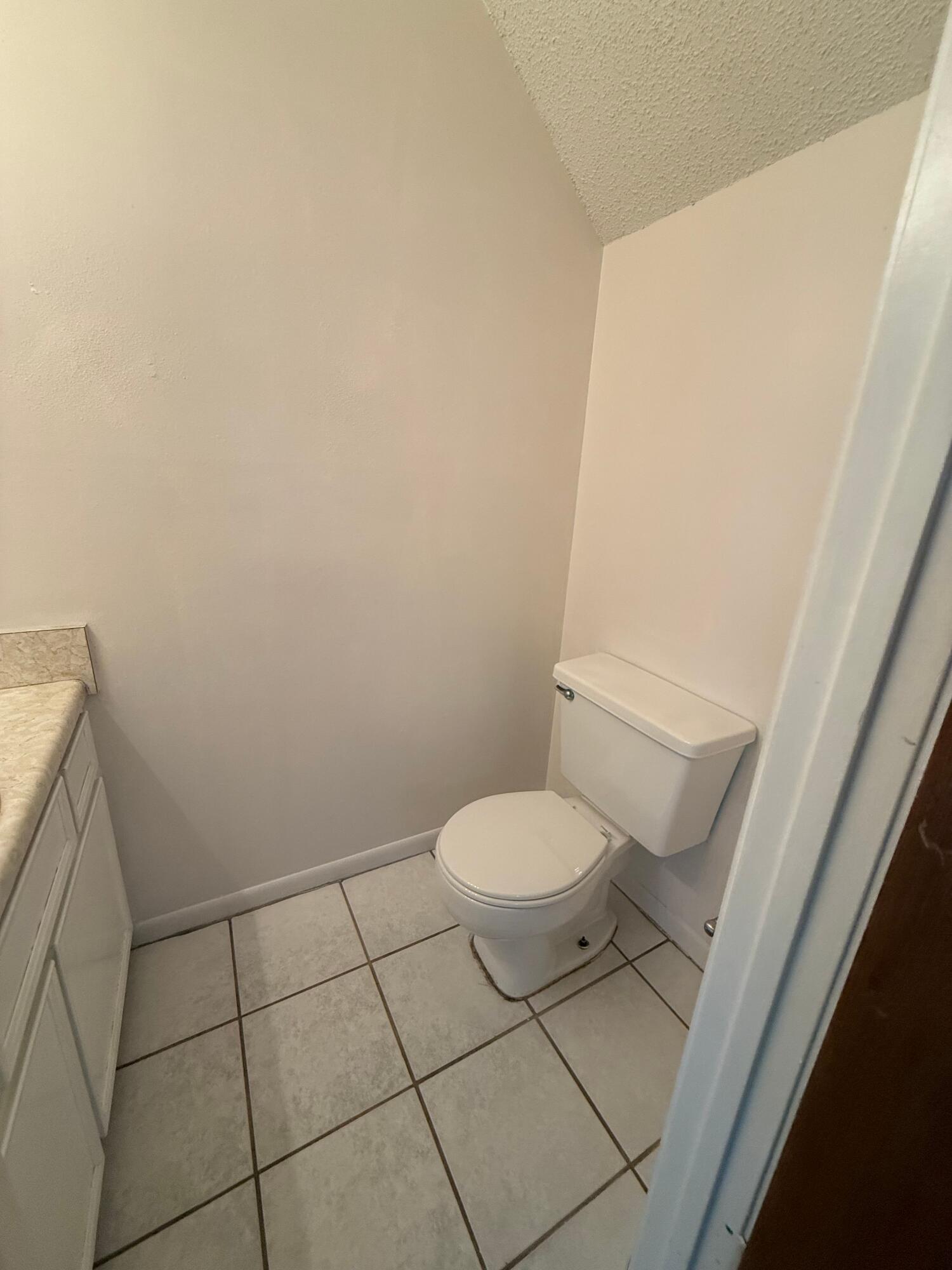 CLASSIC MANOR - Residential Lease
