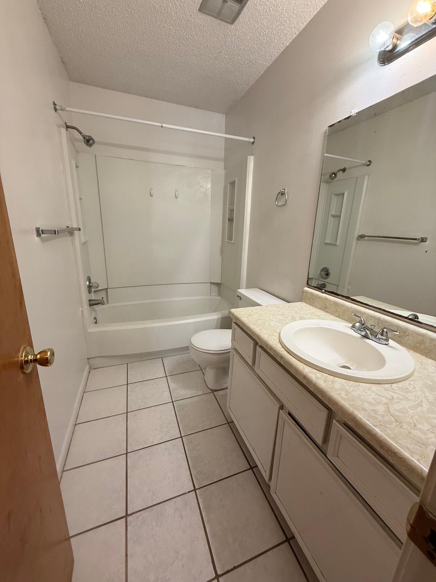 CLASSIC MANOR - Residential Lease