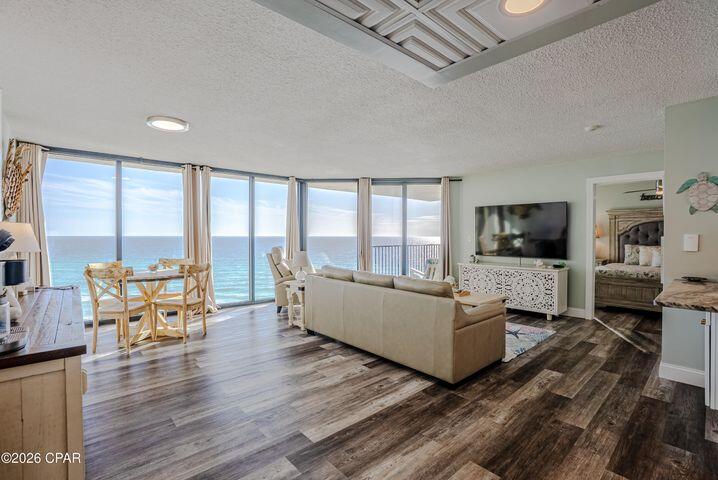 SUNBIRD CONDO - Residential