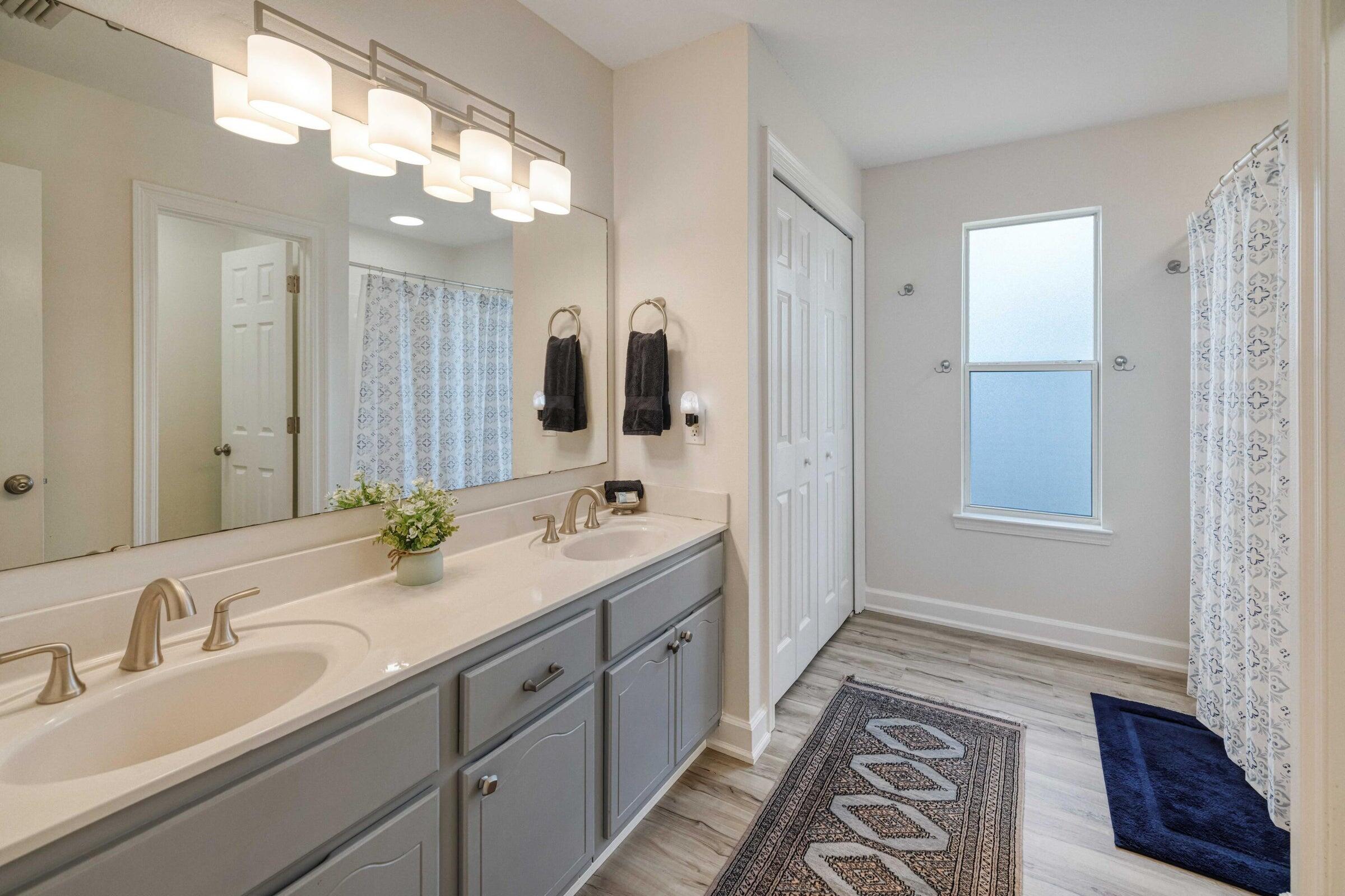 ESCADA - Residential Lease