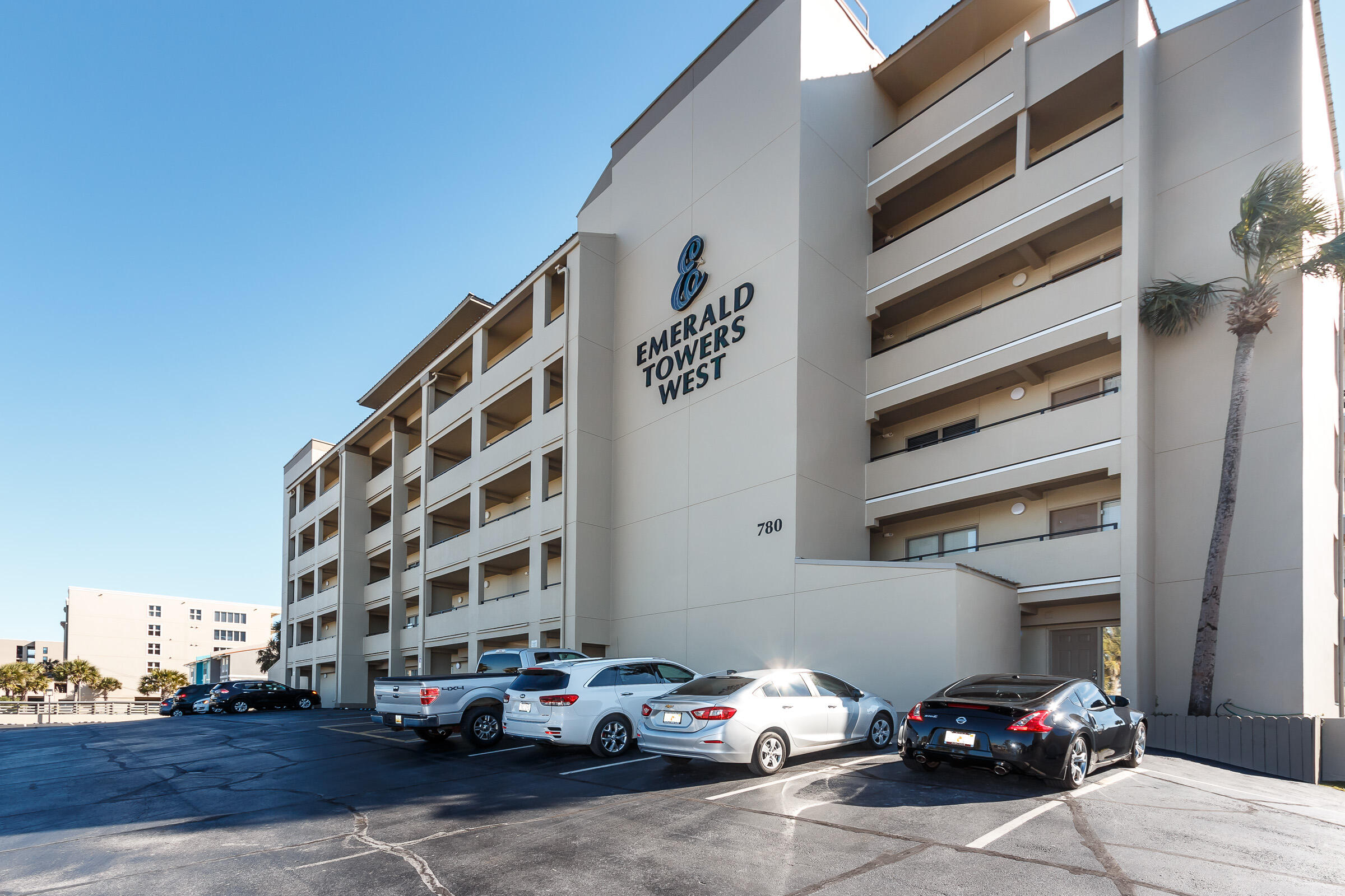 EMERALD TOWERS WEST CONDO - Residential