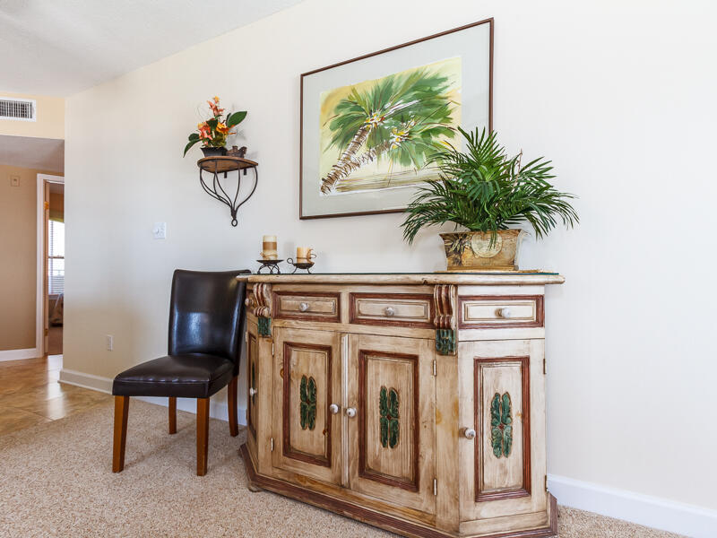 EMERALD TOWERS WEST CONDO - Residential