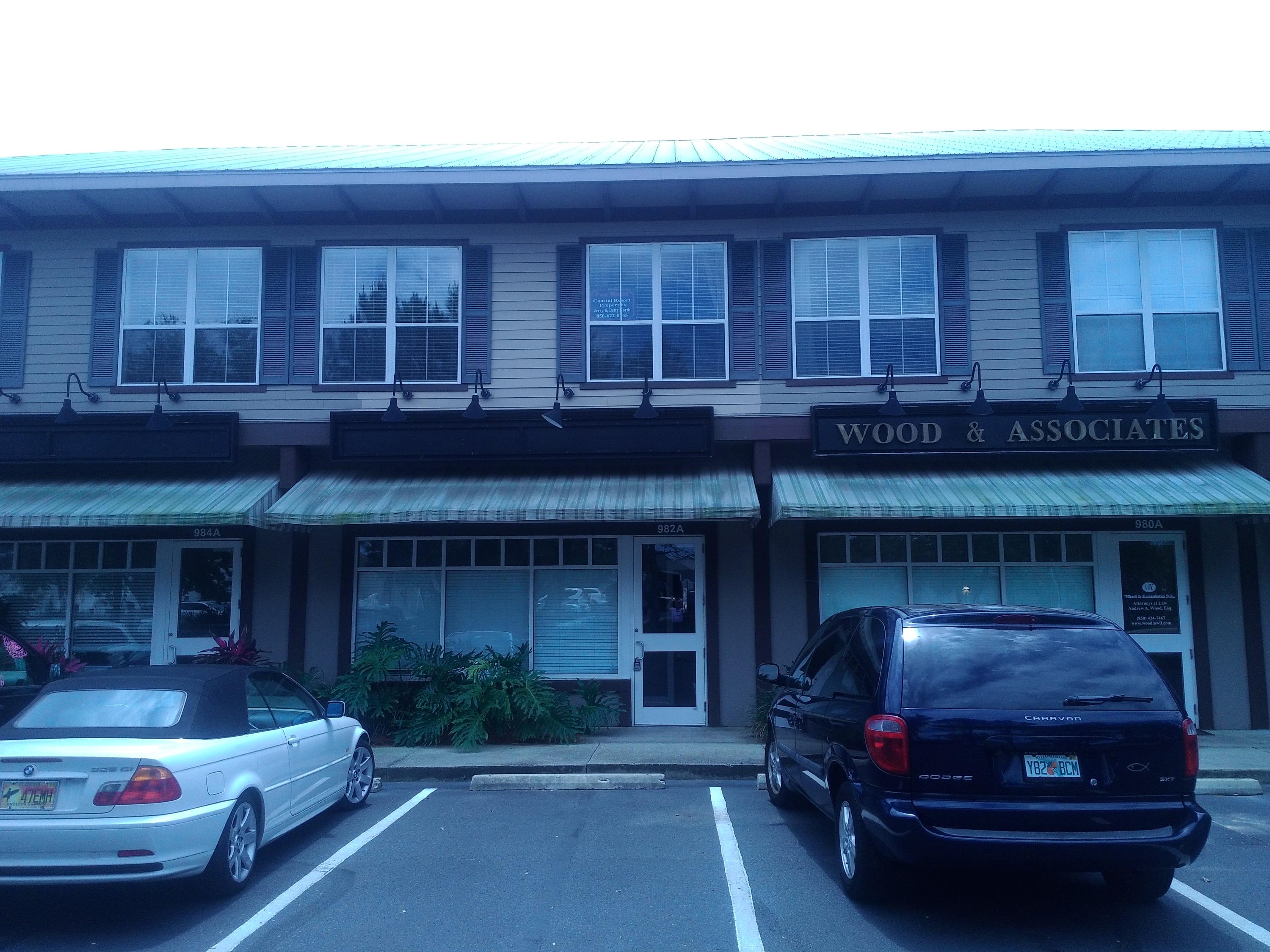 TWIN LAKES Townhomes & Offices - Residential Lease