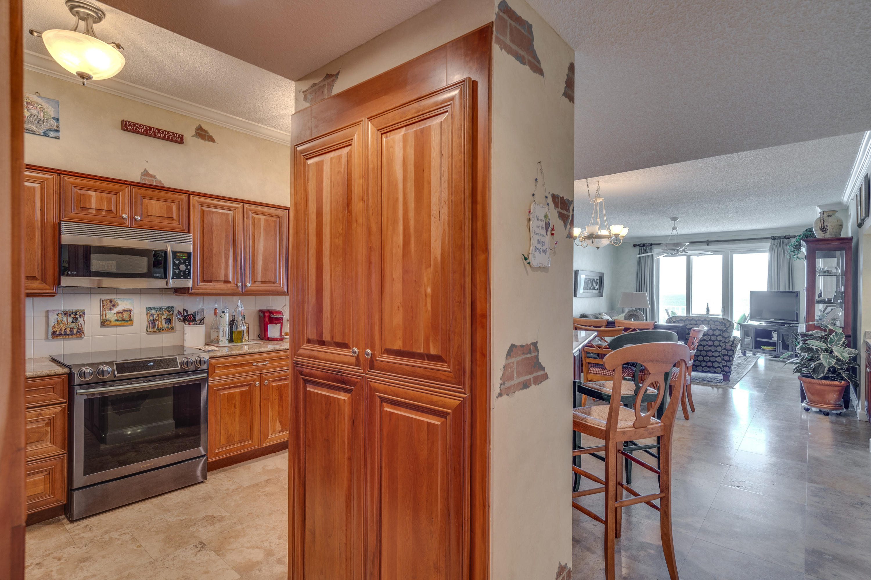 INN AT CRYSTAL BEACH (SUMMERCHASE CONDO) - Residential