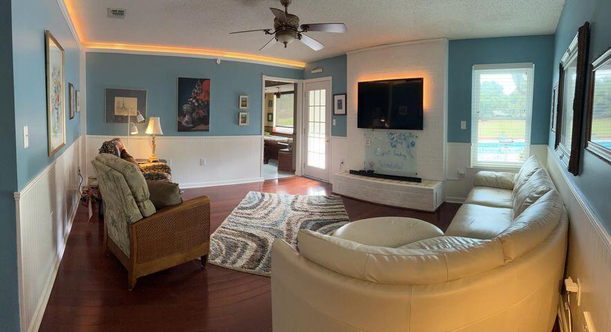 ROCKY BAYOU COUNTRY CLUB ESTATES 1 - Residential