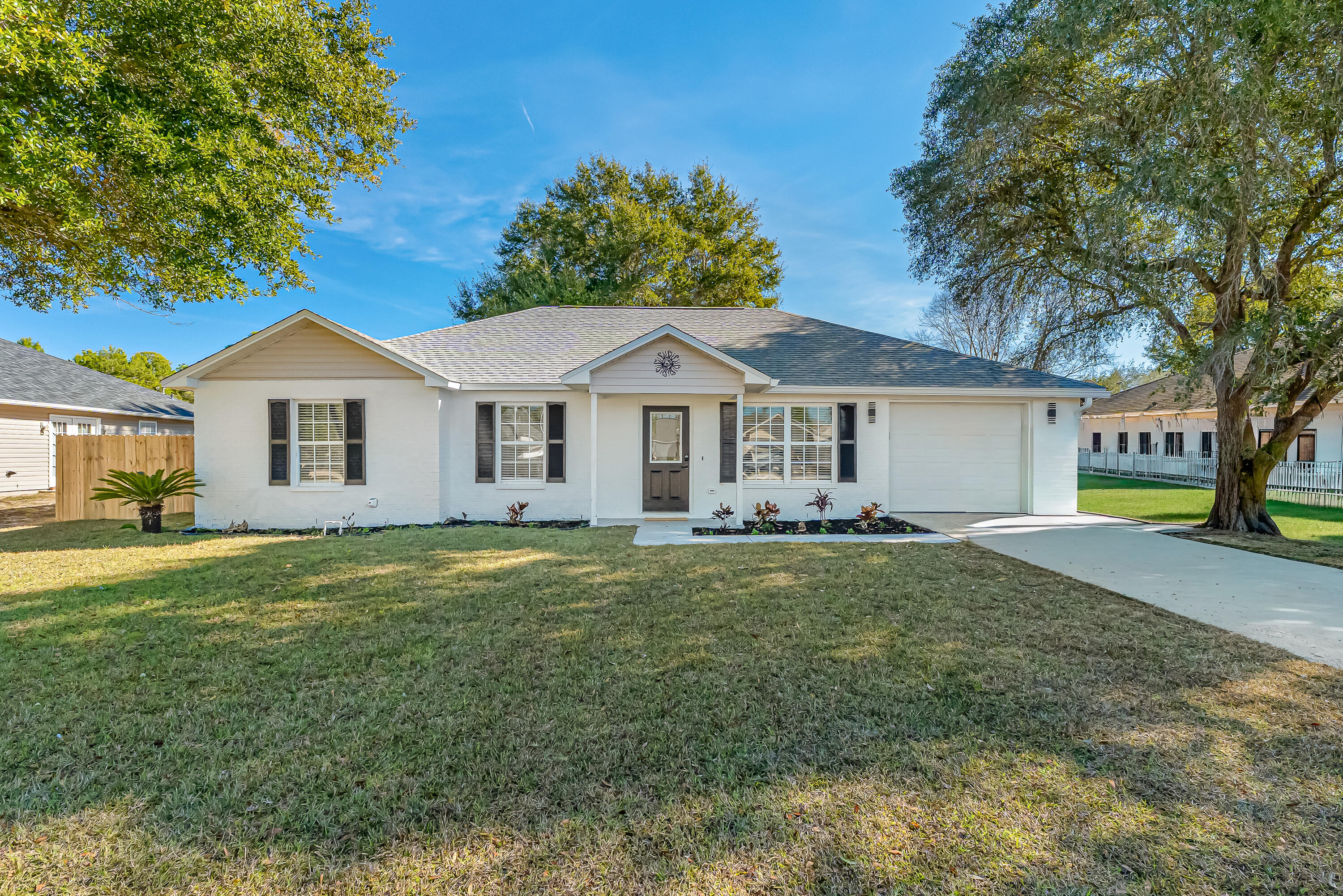 THE PINES - Residential