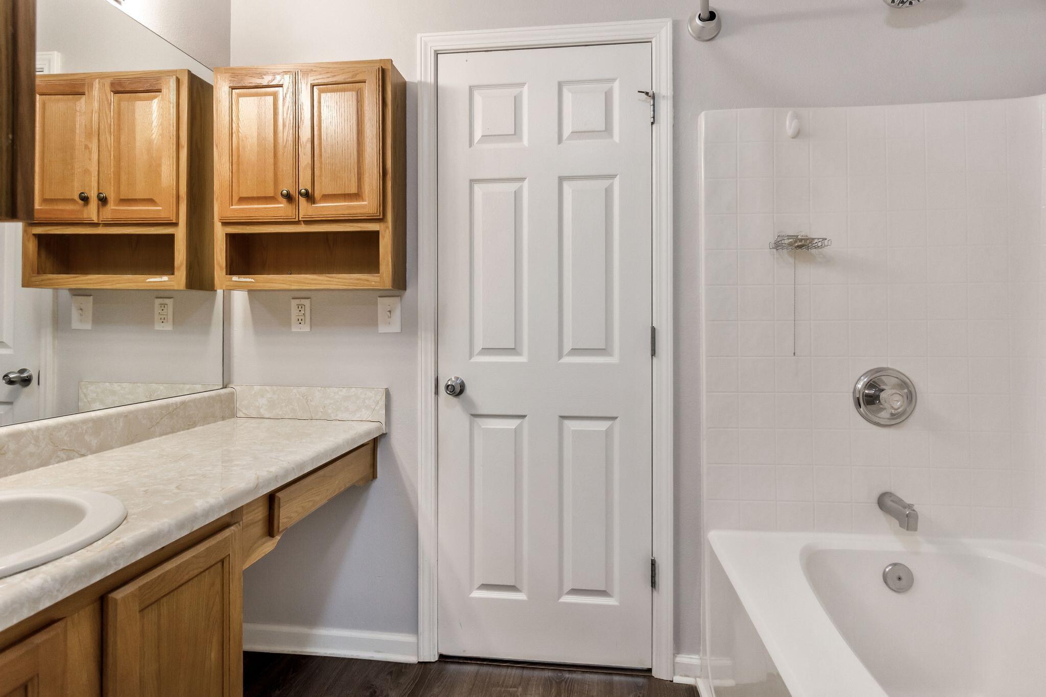 STILLWELL ESTATES - Residential Lease