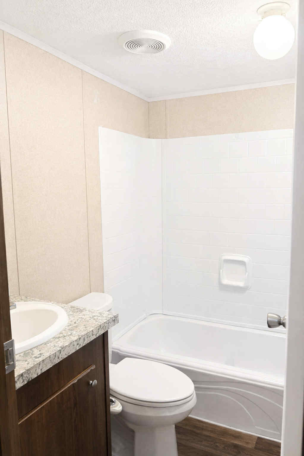 OAKWOOD LAKES ESTATES - Residential