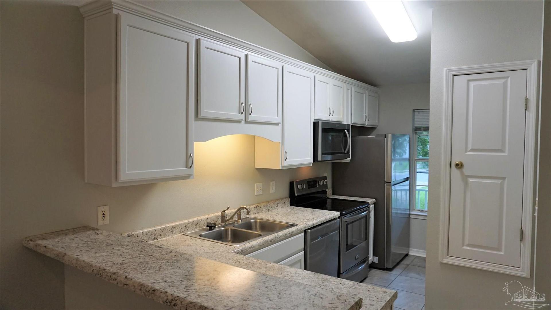 PINE FOREST ROYALE - Residential Lease