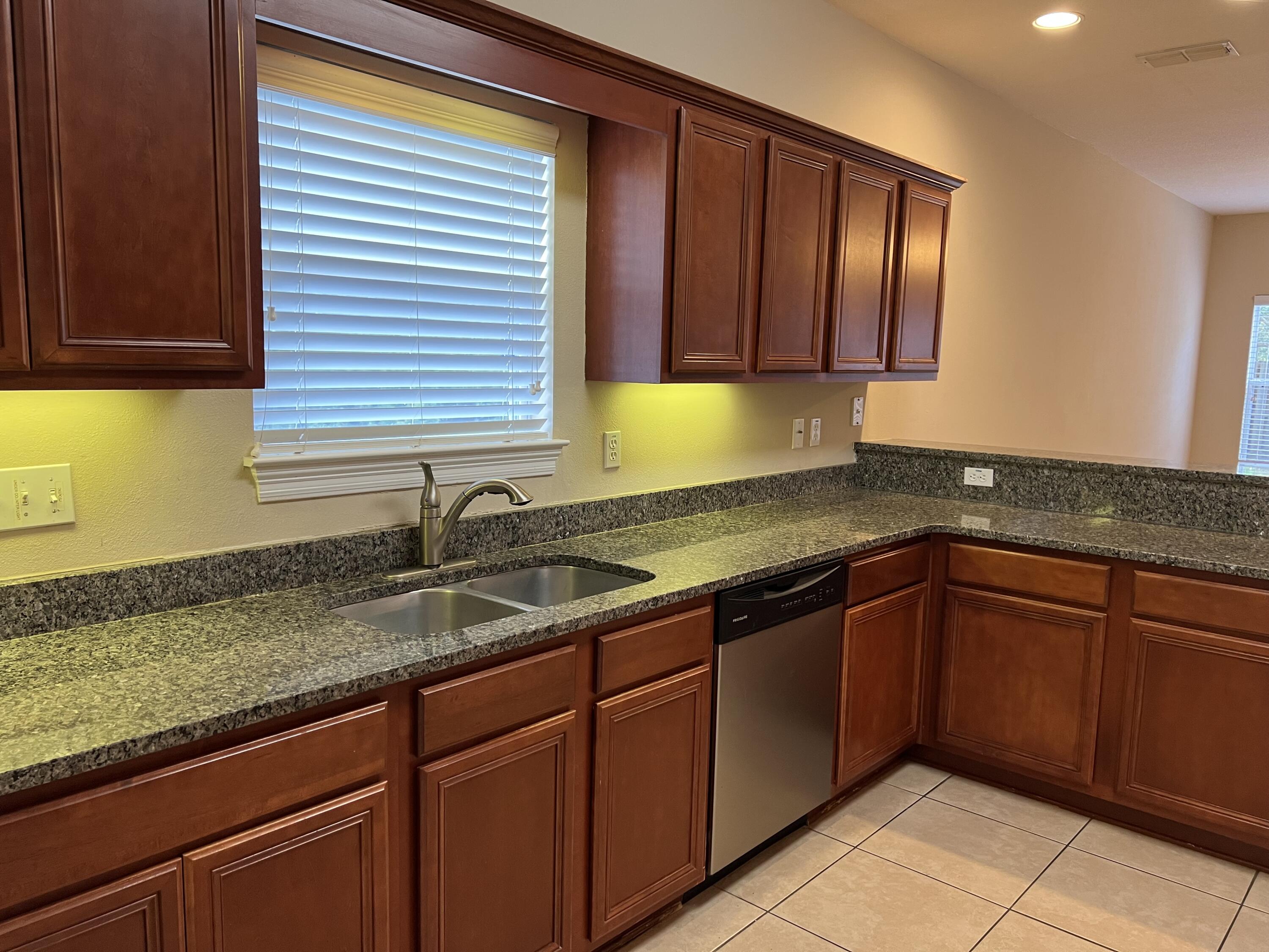 EAGLE BAY - Residential Lease