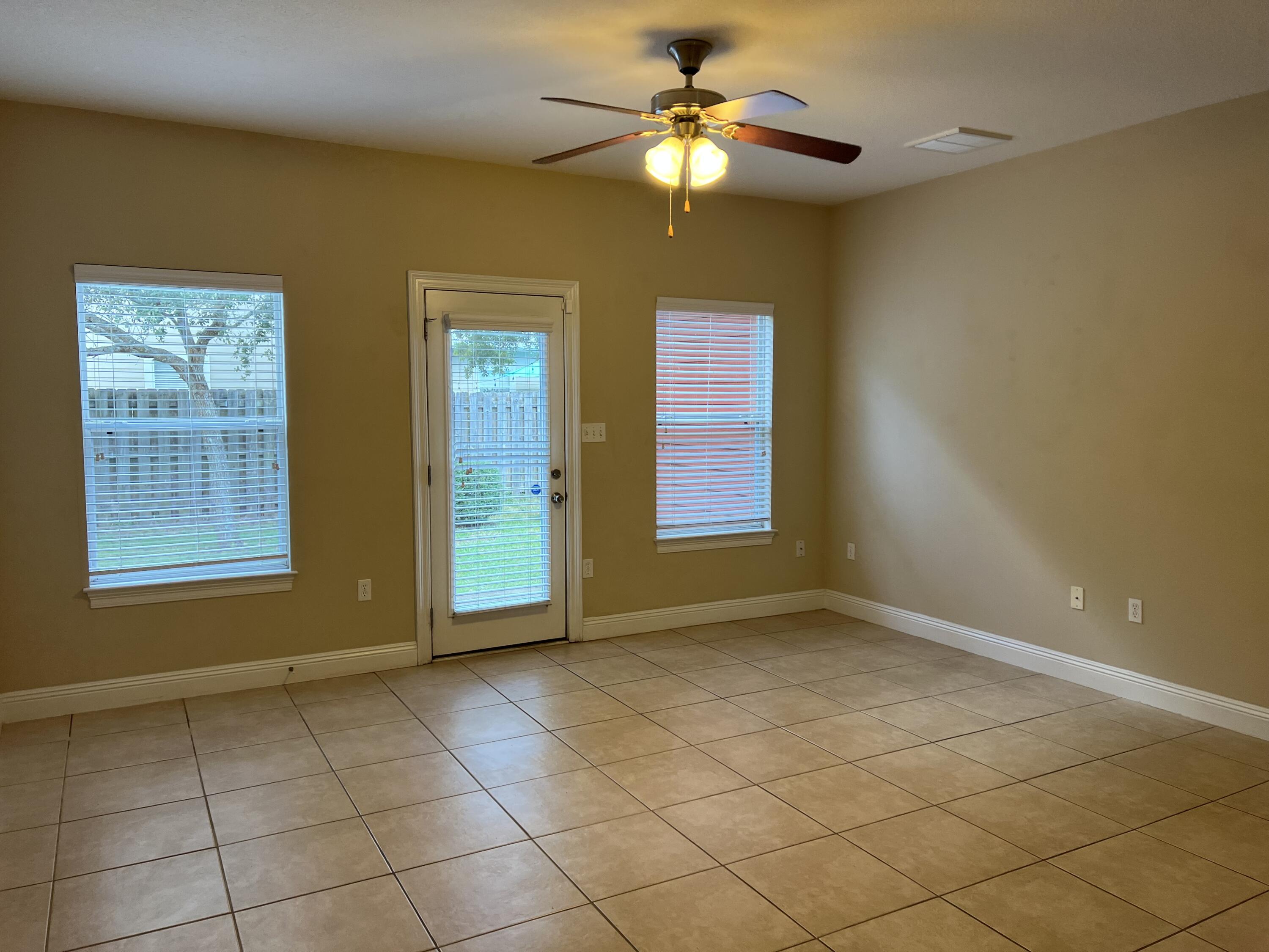 EAGLE BAY - Residential Lease